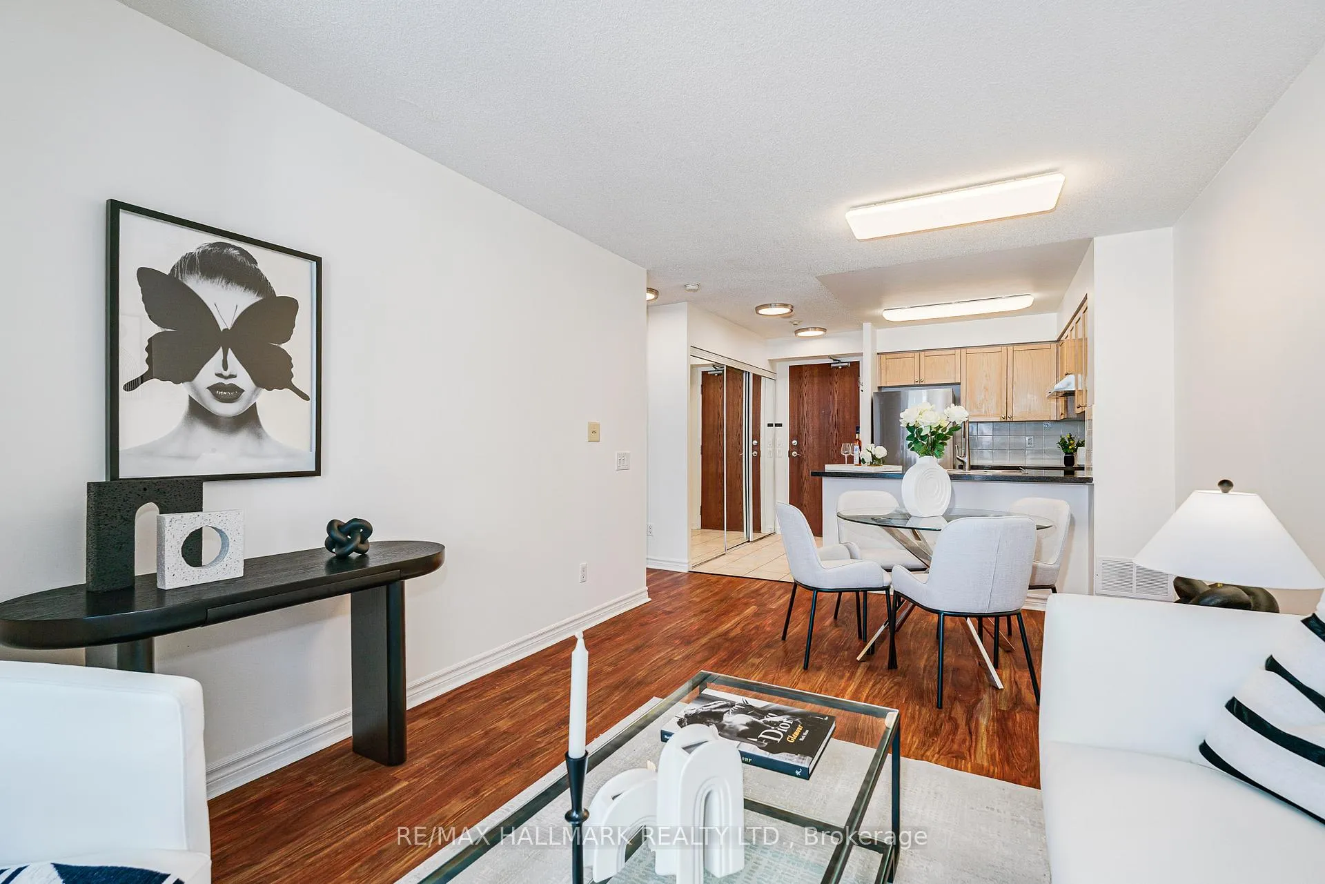 Photo 8 of Unit 311, 1863 Queen Street E, Toronto, The Beaches — HOMEH