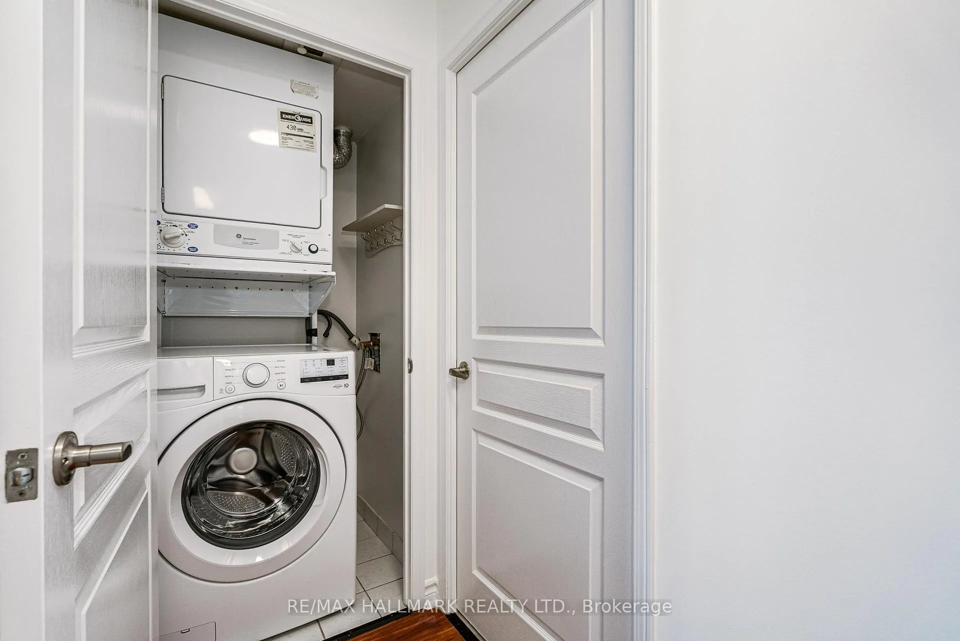 Photo 18 of Unit 311, 1863 Queen Street E, Toronto, The Beaches — HOMEH