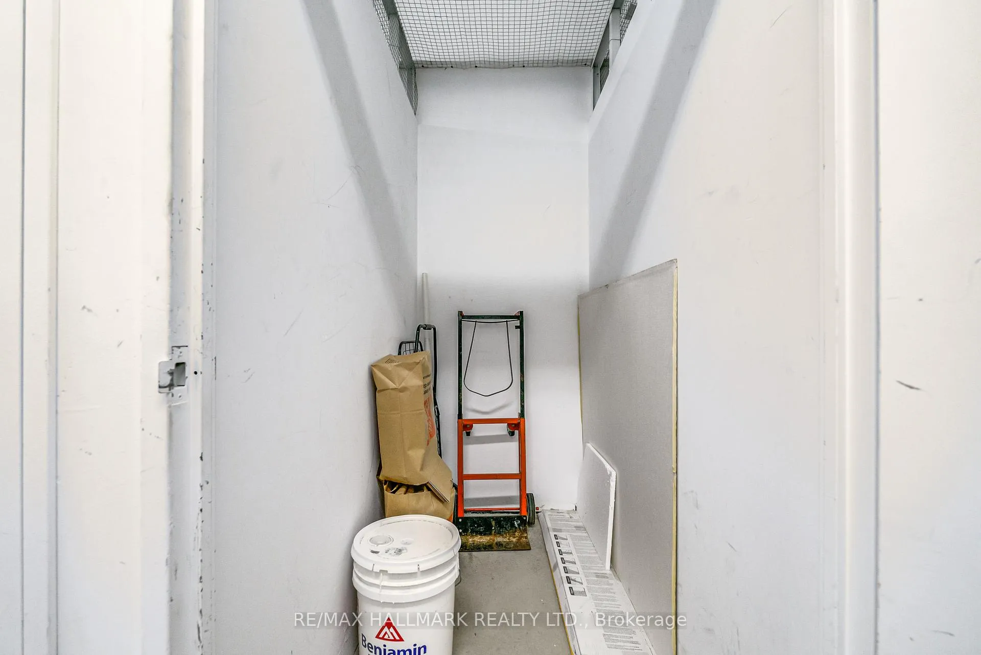 Photo 38 of Unit 311, 1863 Queen Street E, Toronto, The Beaches — HOMEH