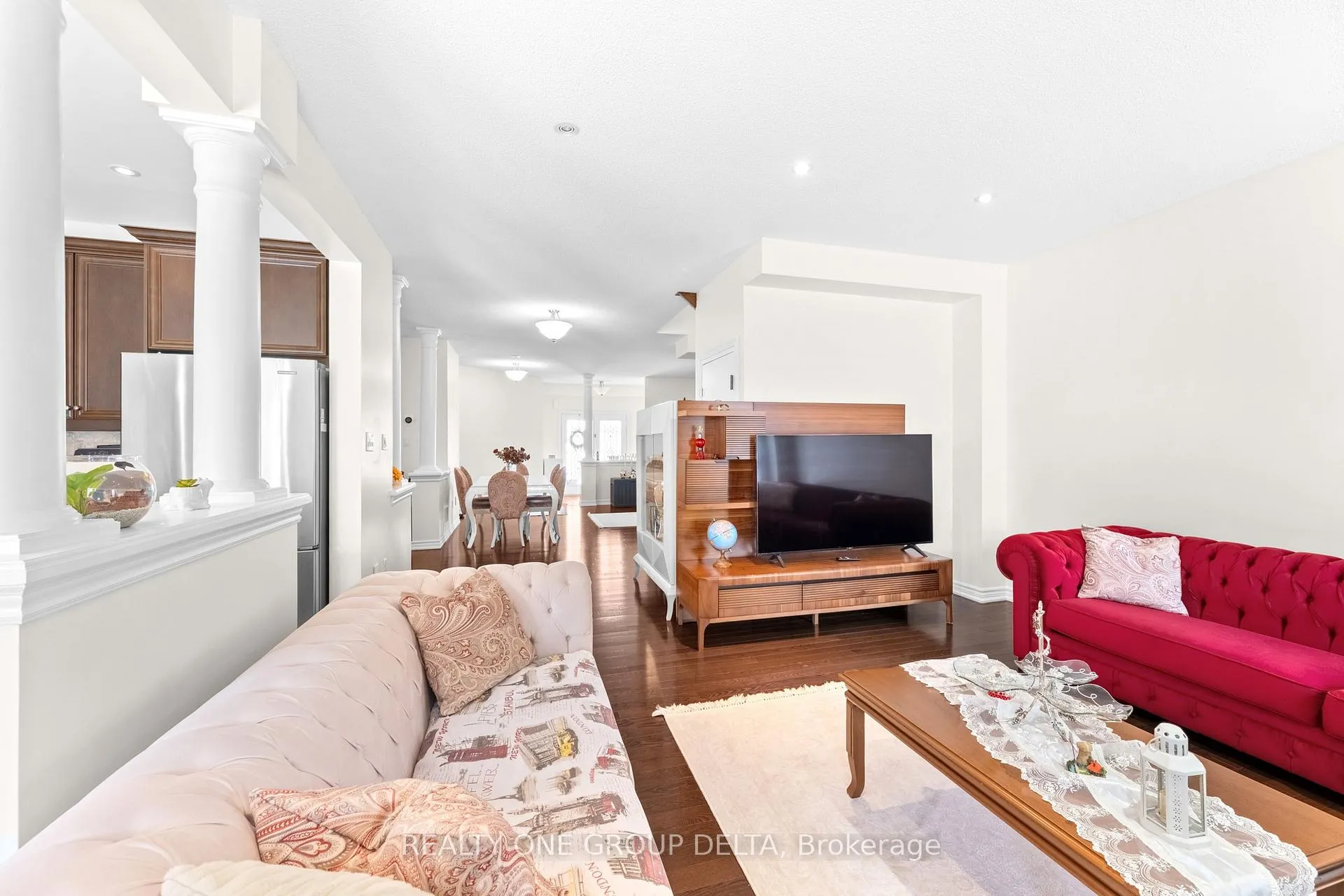Photo 9 of 8 Charlemagne Avenue, Barrie, Innis-Shore — HOMEH