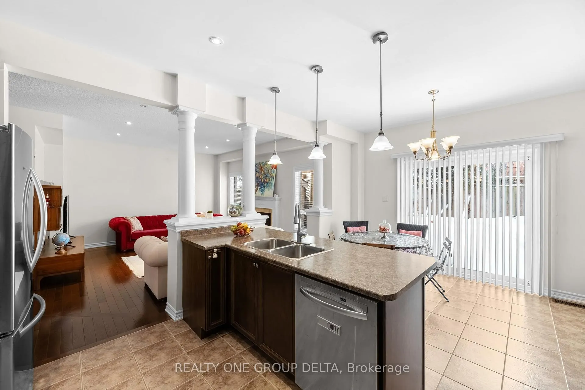 Photo 13 of 8 Charlemagne Avenue, Barrie, Innis-Shore — HOMEH