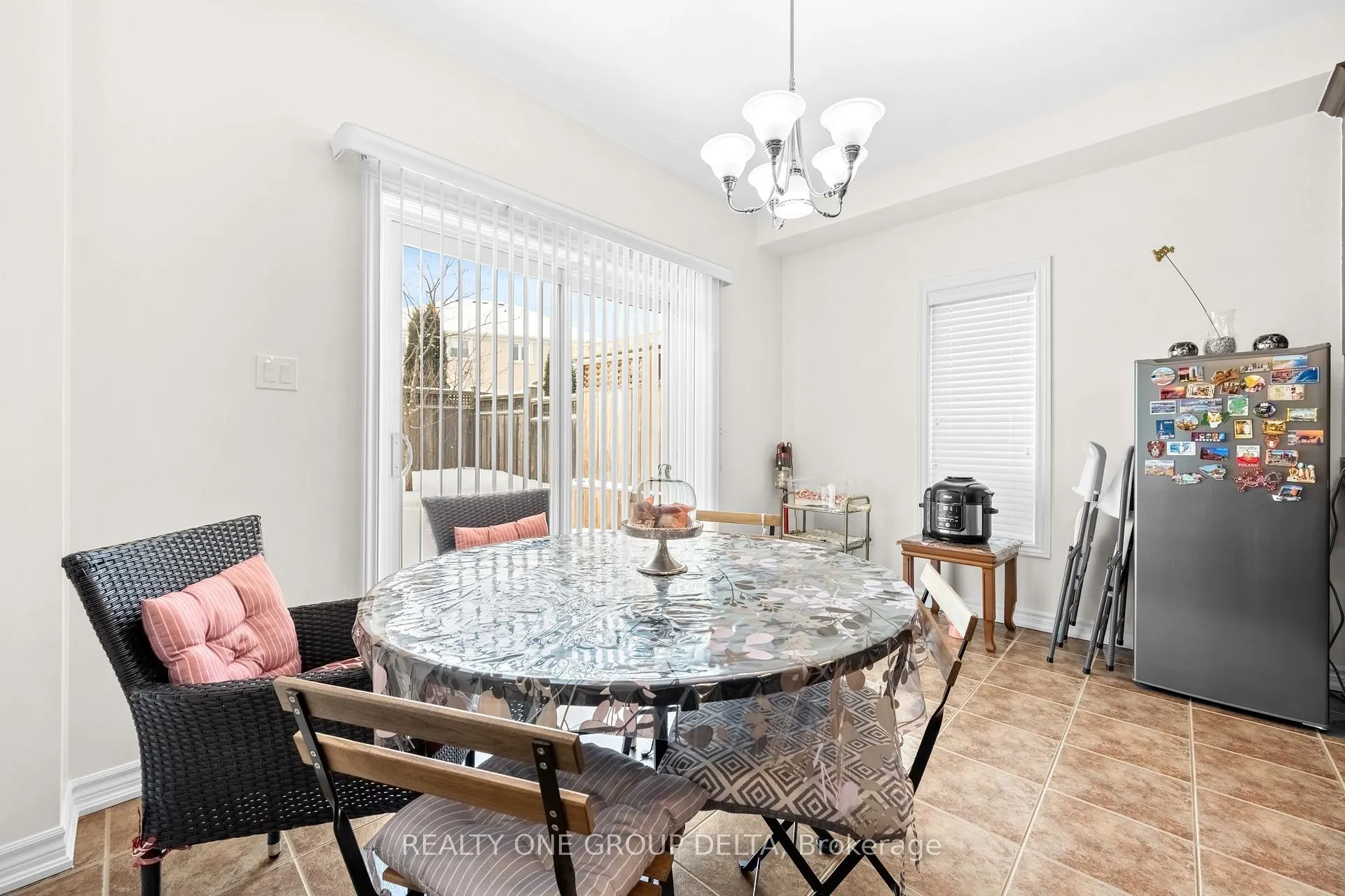 Photo 15 of 8 Charlemagne Avenue, Barrie, Innis-Shore — HOMEH