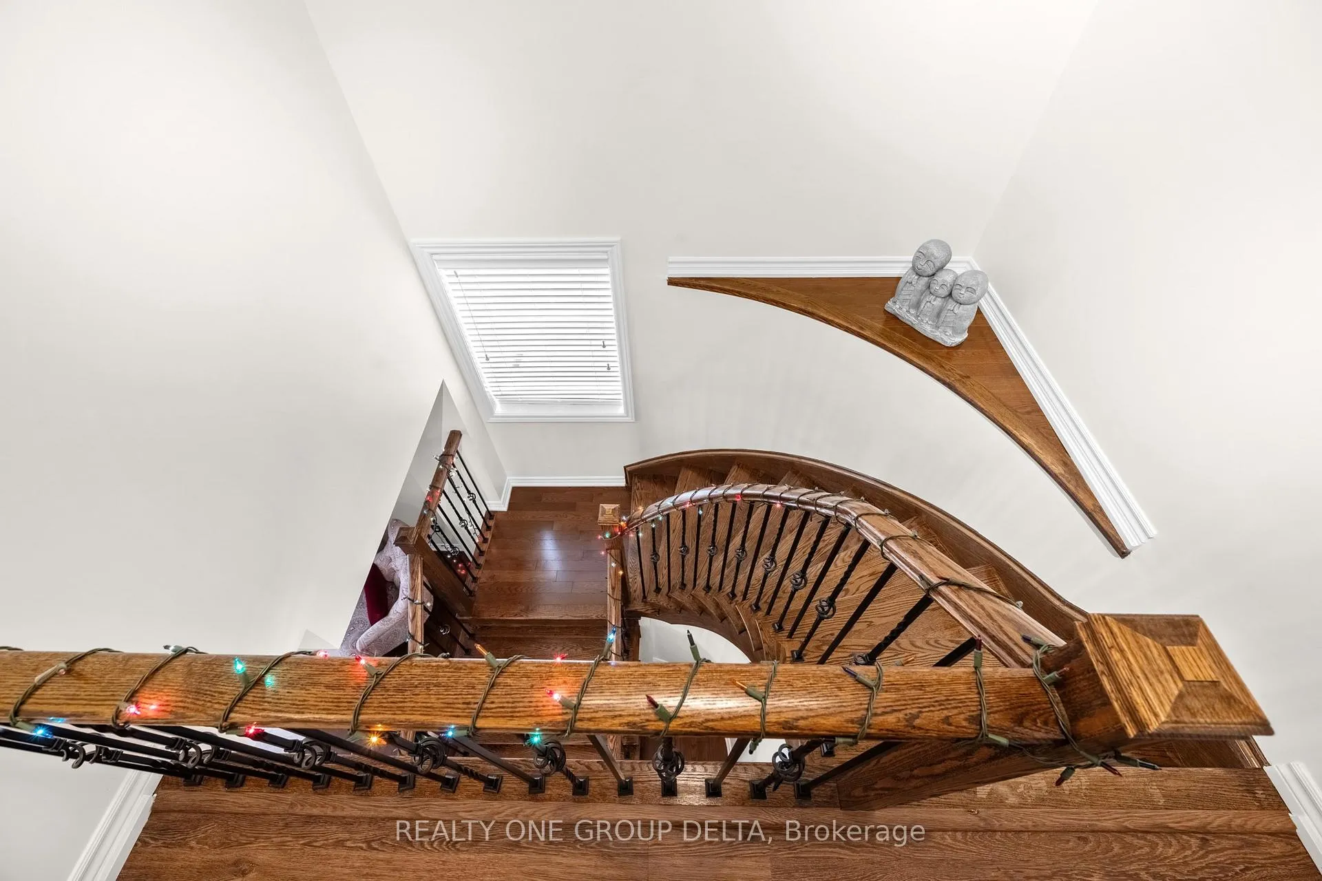 Photo 20 of 8 Charlemagne Avenue, Barrie, Innis-Shore — HOMEH