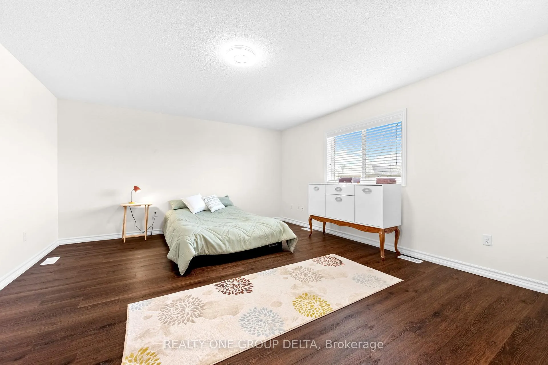 Photo 21 of 8 Charlemagne Avenue, Barrie, Innis-Shore — HOMEH