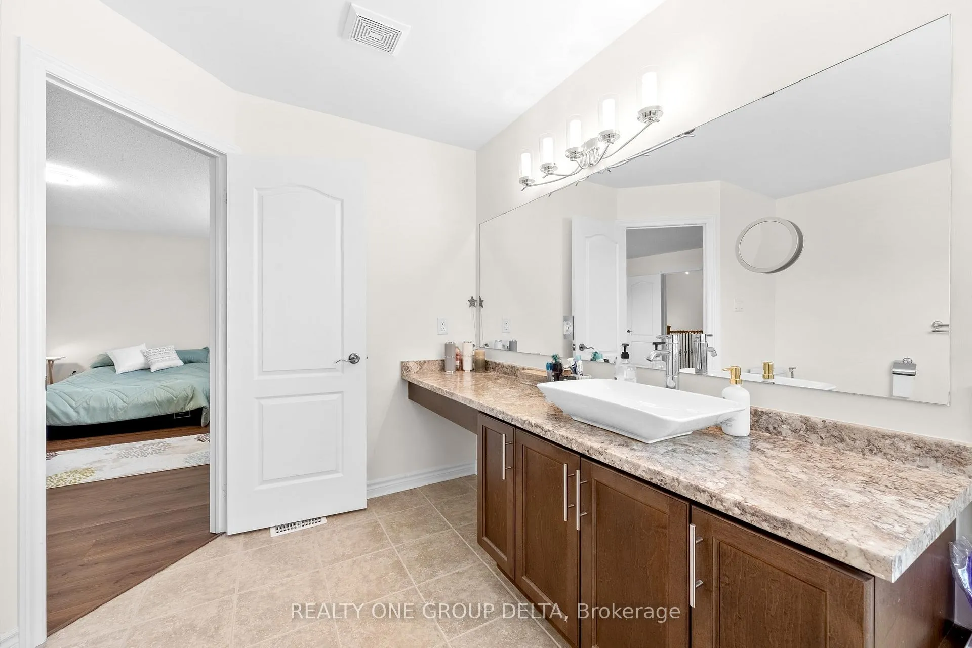 Photo 25 of 8 Charlemagne Avenue, Barrie, Innis-Shore — HOMEH