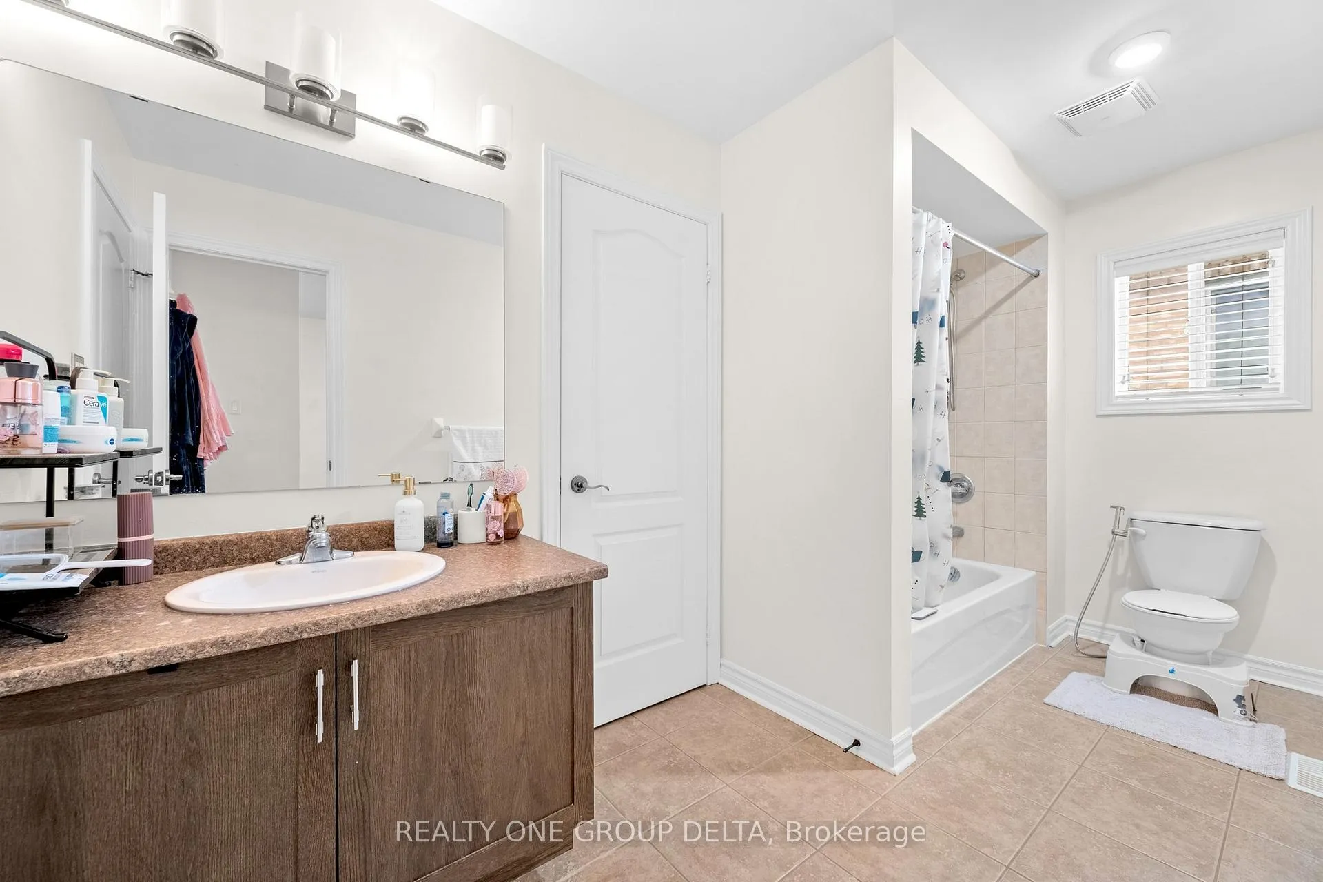 Photo 31 of 8 Charlemagne Avenue, Barrie, Innis-Shore — HOMEH