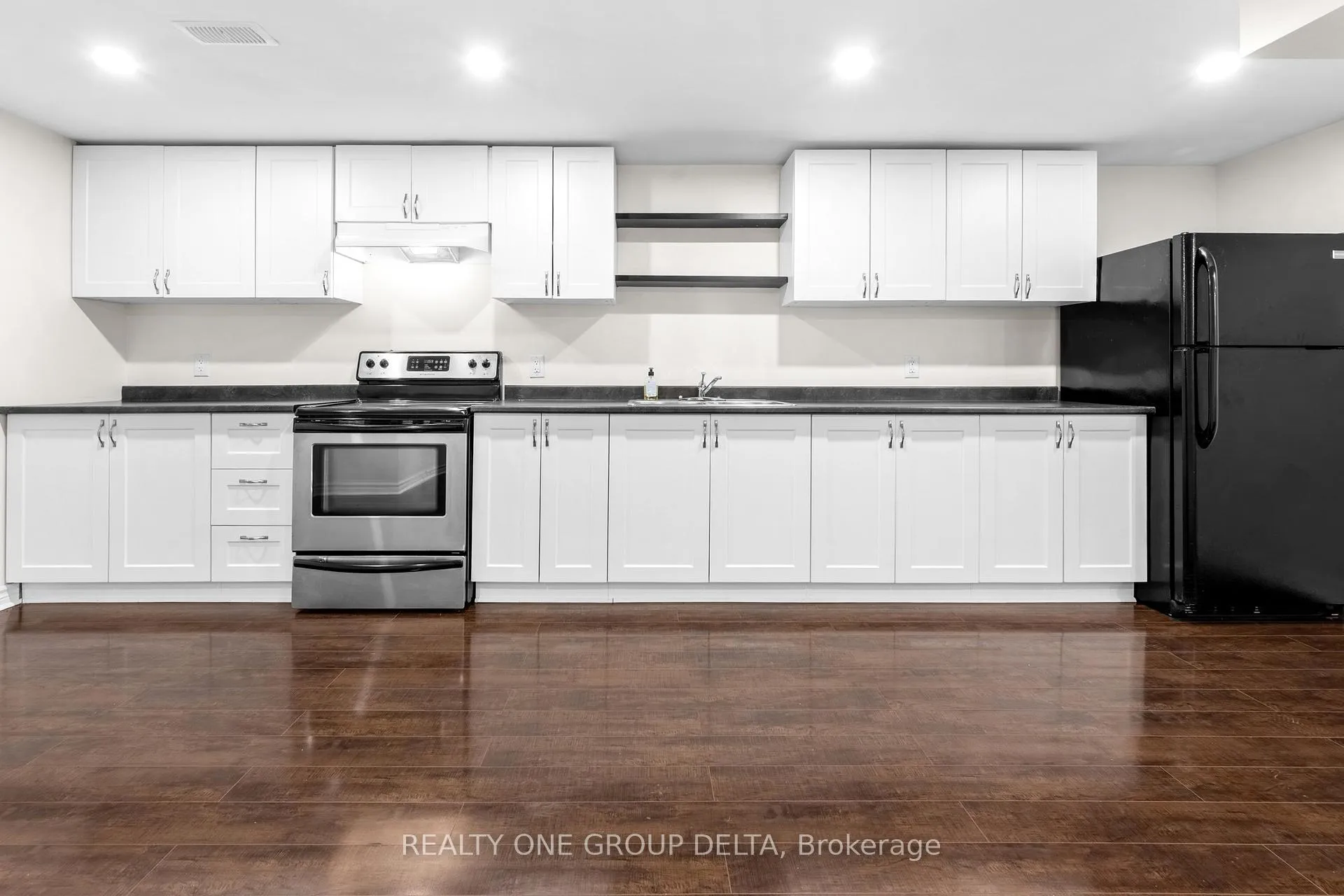 Photo 39 of 8 Charlemagne Avenue, Barrie, Innis-Shore — HOMEH