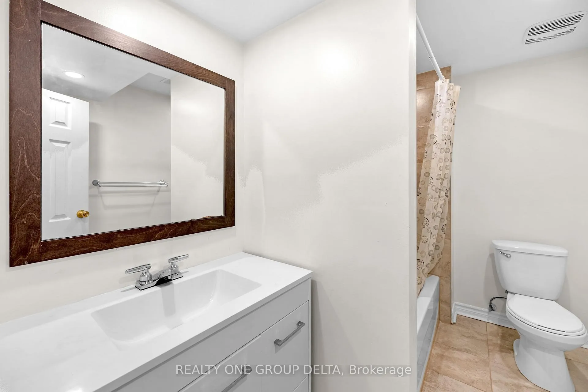 Photo 43 of 8 Charlemagne Avenue, Barrie, Innis-Shore — HOMEH