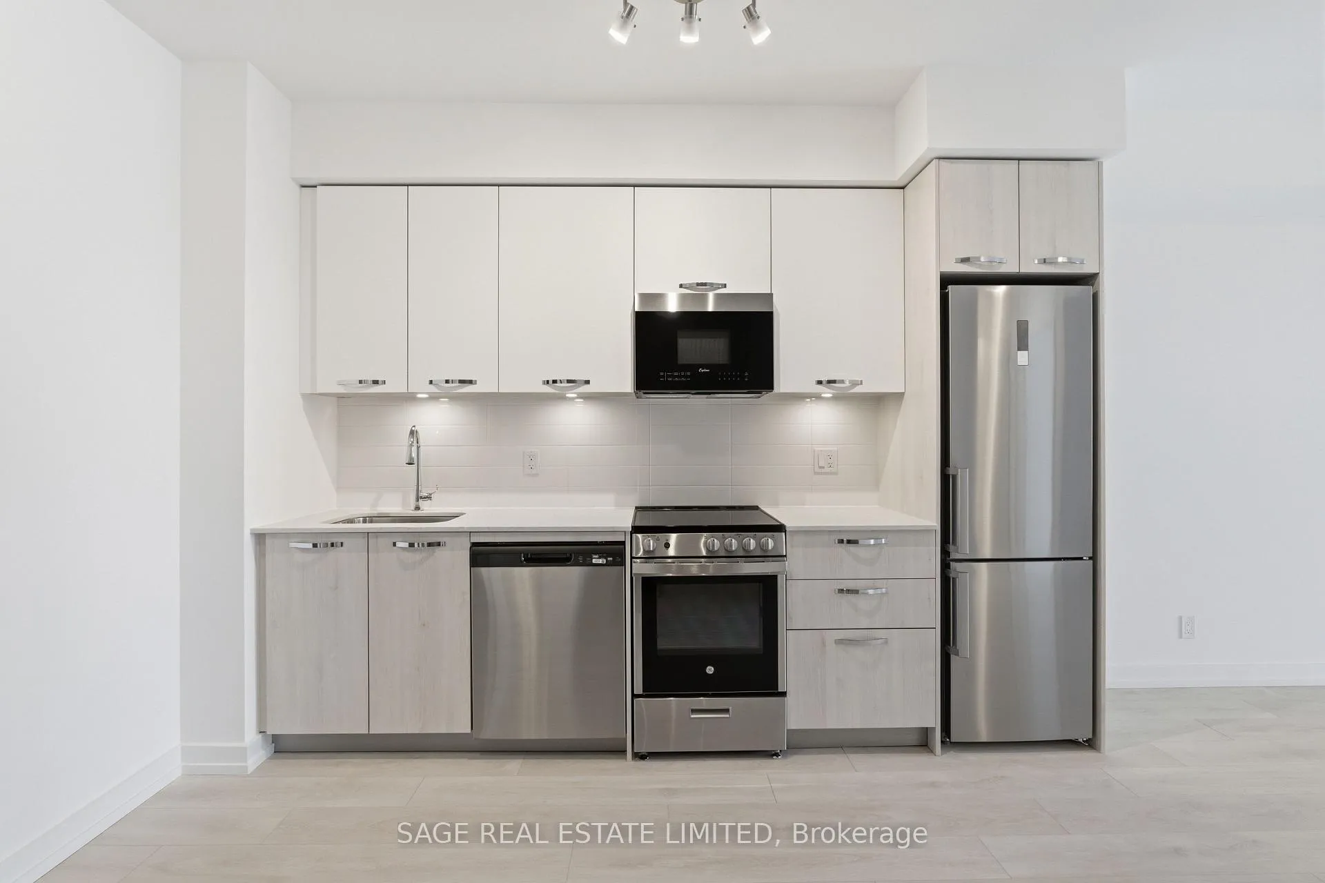 Photo 2 of Unit 711, 75 James Street S, Hamilton, Corktown — HOMEH