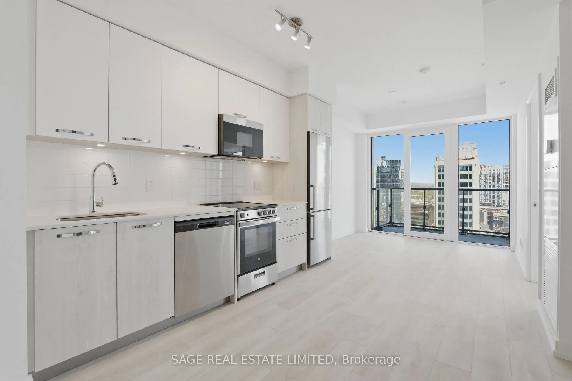 Front of Unit 1404, 75 James Street S
