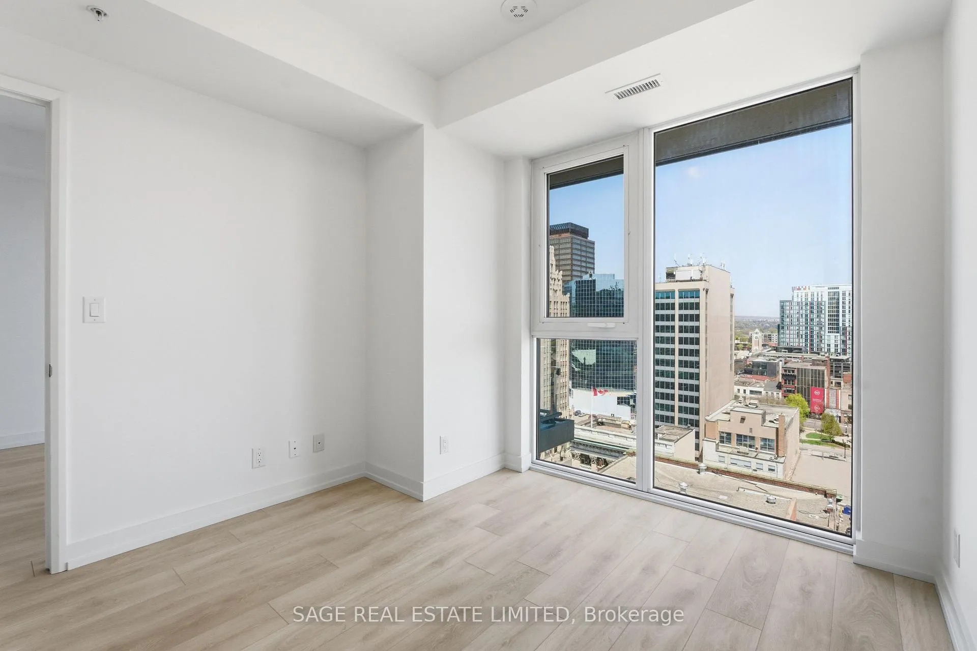 Photo 6 of Unit 1409, 75 James Street S, Hamilton, Corktown — HOMEH