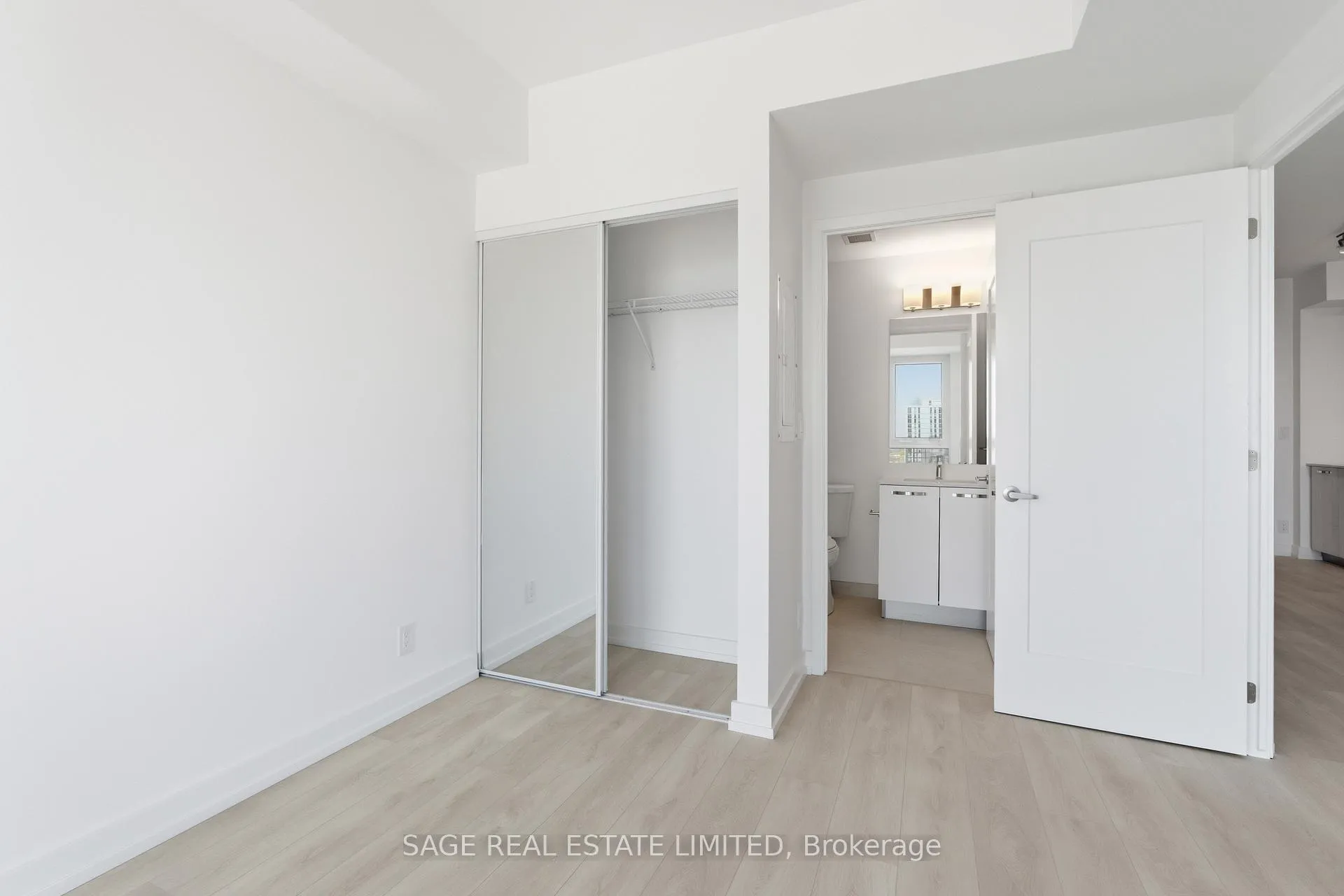 Photo 8 of Unit 1409, 75 James Street S, Hamilton, Corktown — HOMEH
