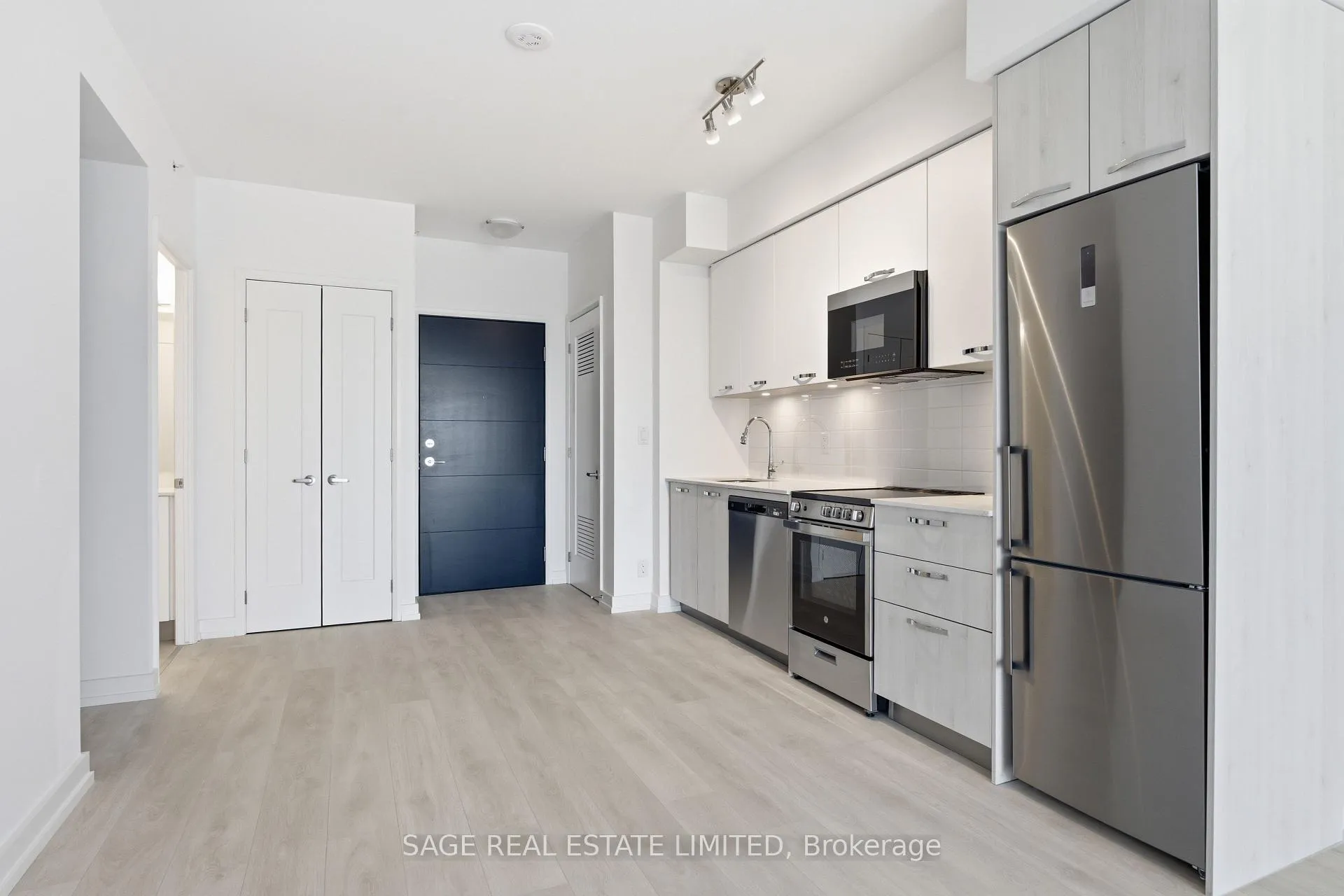 Photo 11 of Unit 1409, 75 James Street S, Hamilton, Corktown — HOMEH
