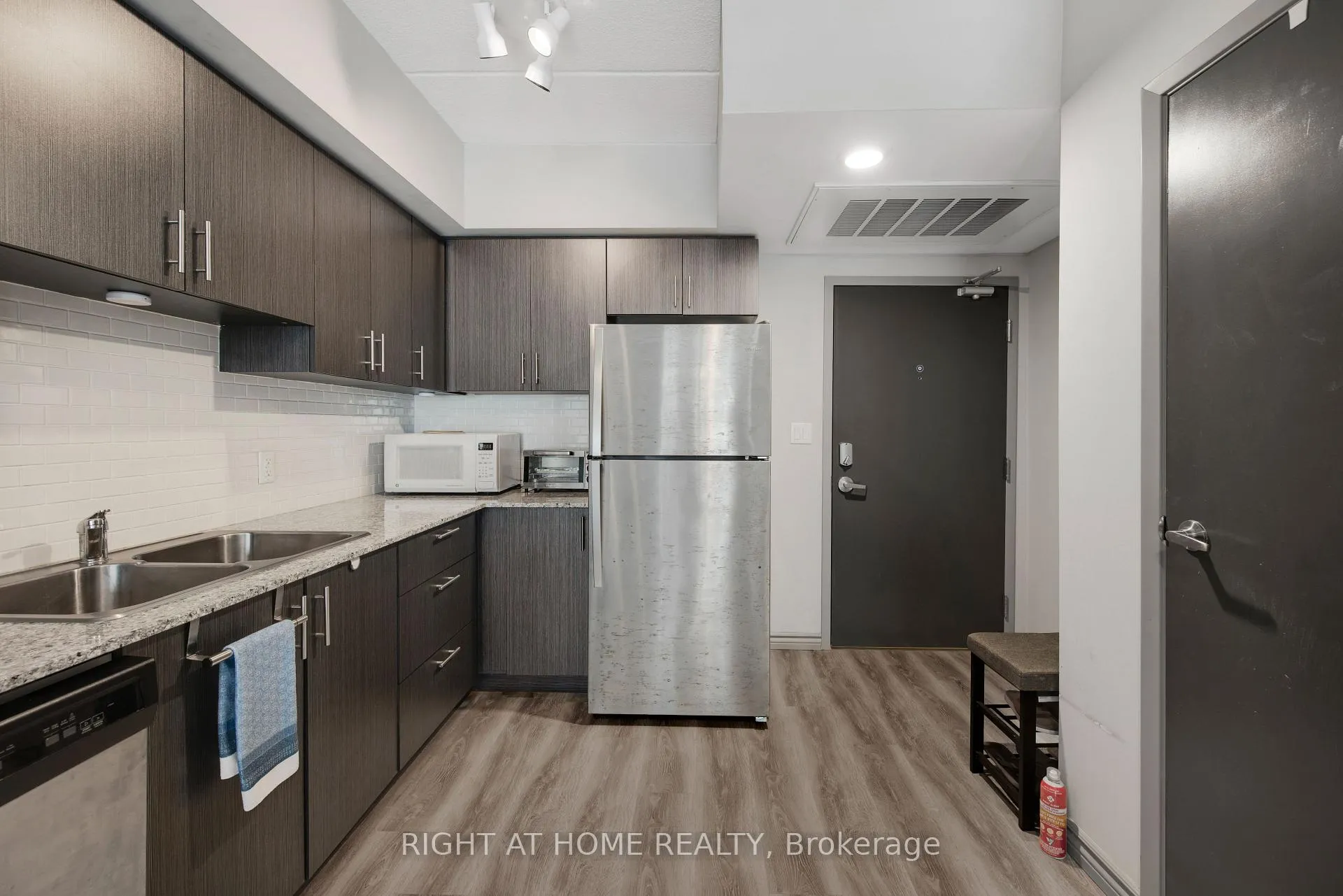 Photo 5 of Unit B415, 275 Larch Street, Waterloo, Beechwood/University — HOMEH