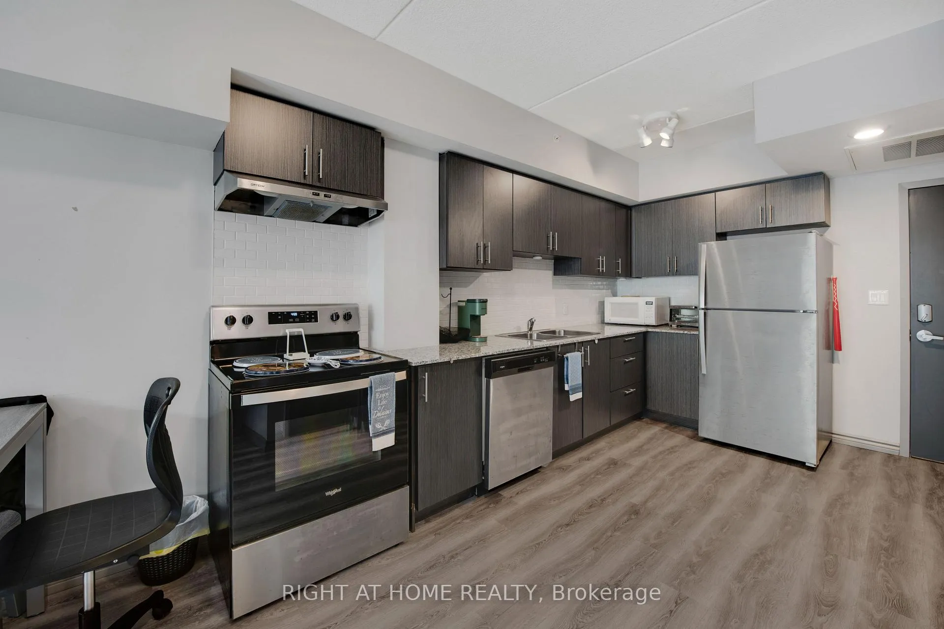 Photo 6 of Unit B415, 275 Larch Street, Waterloo, Beechwood/University — HOMEH