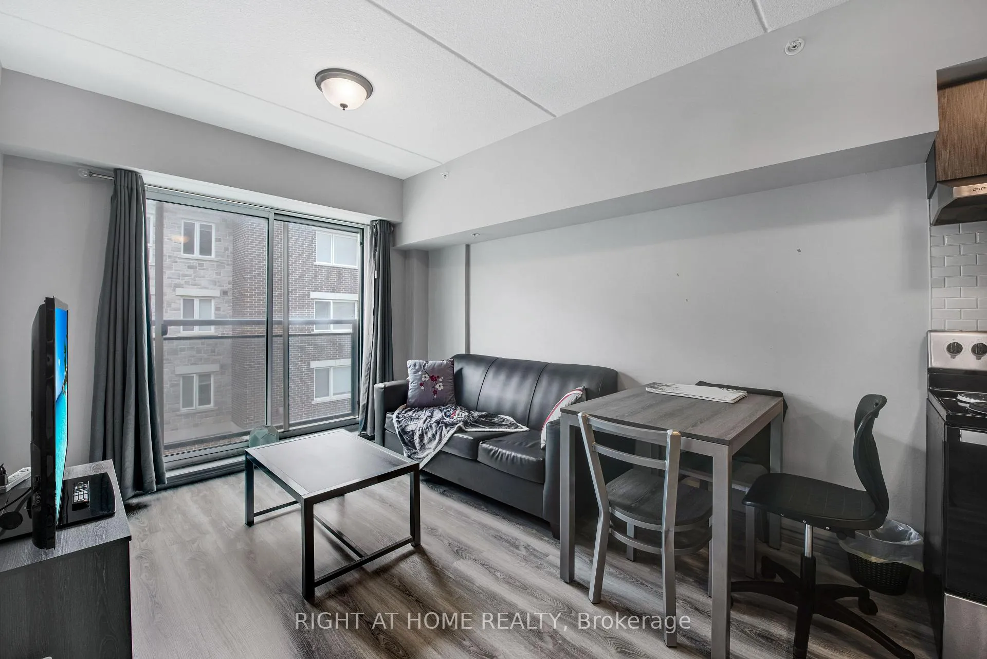 Photo 10 of Unit B415, 275 Larch Street, Waterloo, Beechwood/University — HOMEH