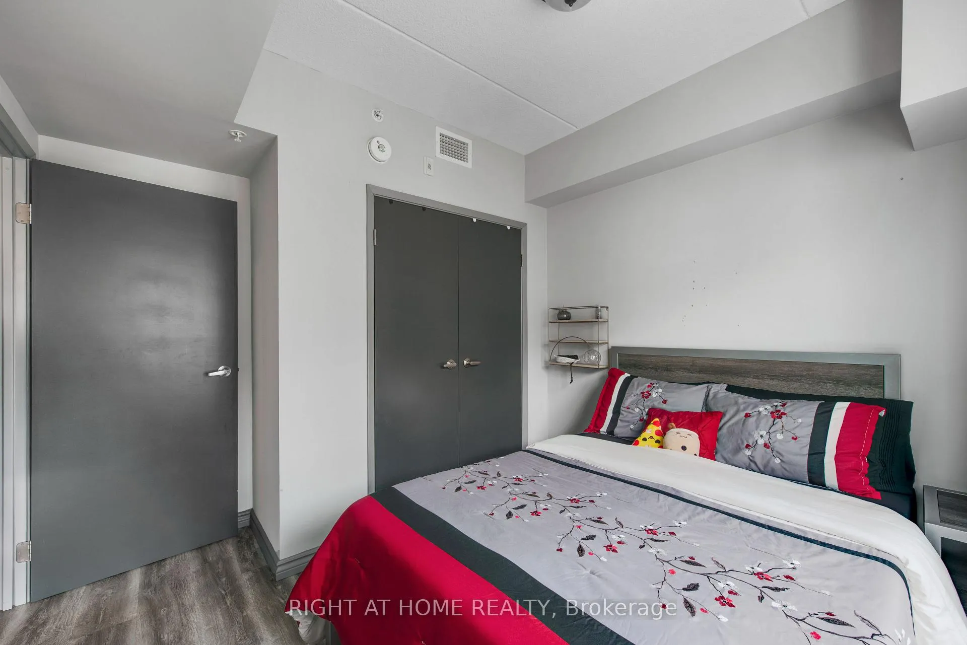 Photo 14 of Unit B415, 275 Larch Street, Waterloo, Beechwood/University — HOMEH