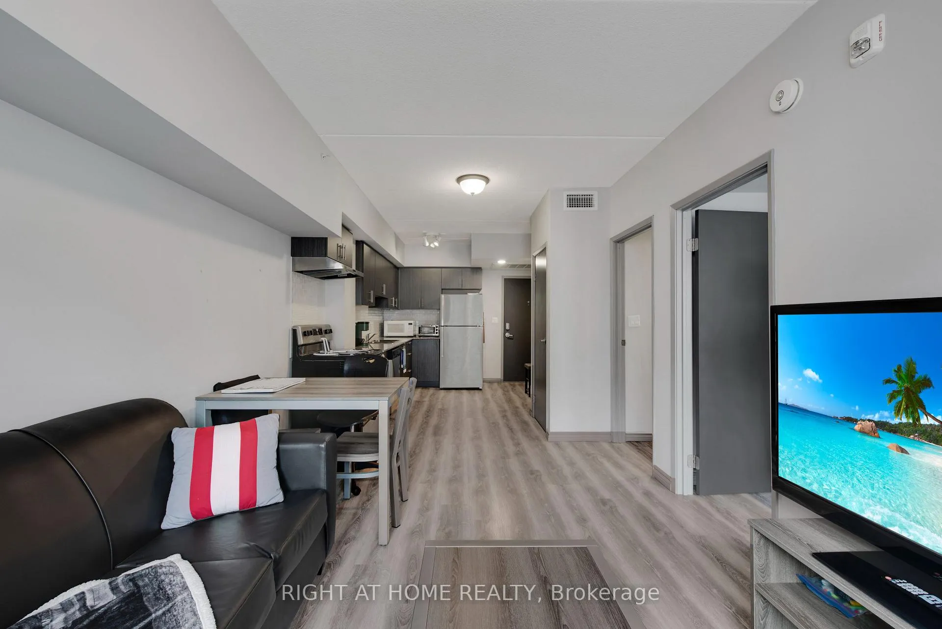Photo 18 of Unit B415, 275 Larch Street, Waterloo, Beechwood/University — HOMEH