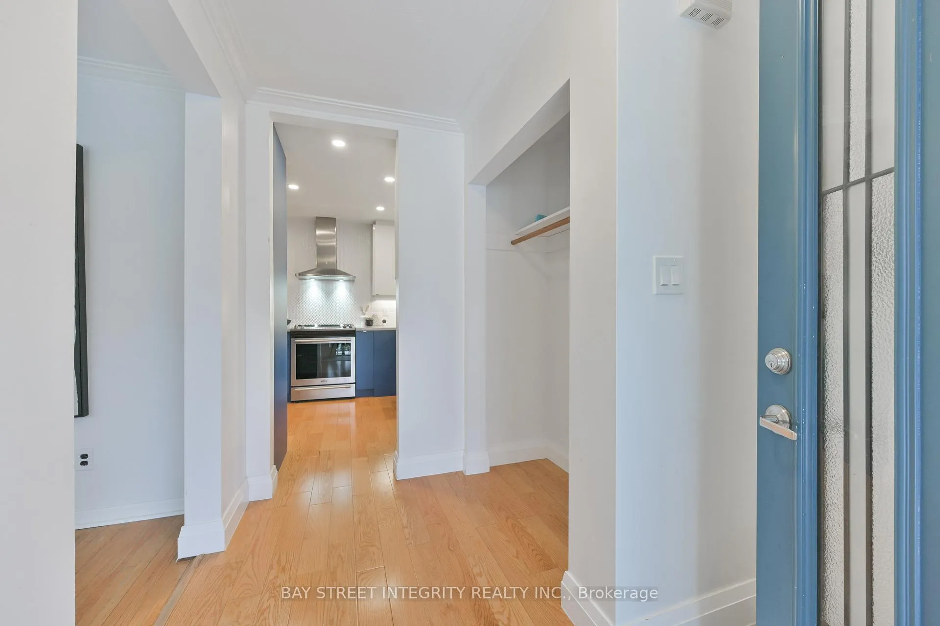 Photo 4 of 391 Maple Avenue, Oakville, Old Oakville — HOMEH