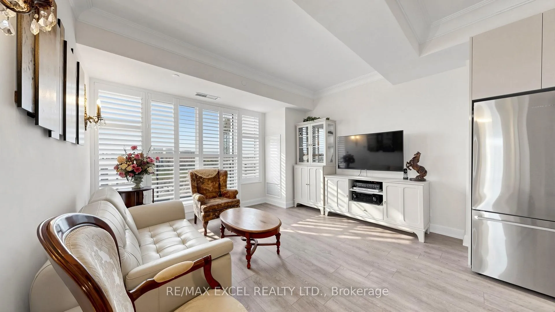 Photo 7 of Unit 1005, 8 Water Walk Drive, Markham, Unionville — HOMEH