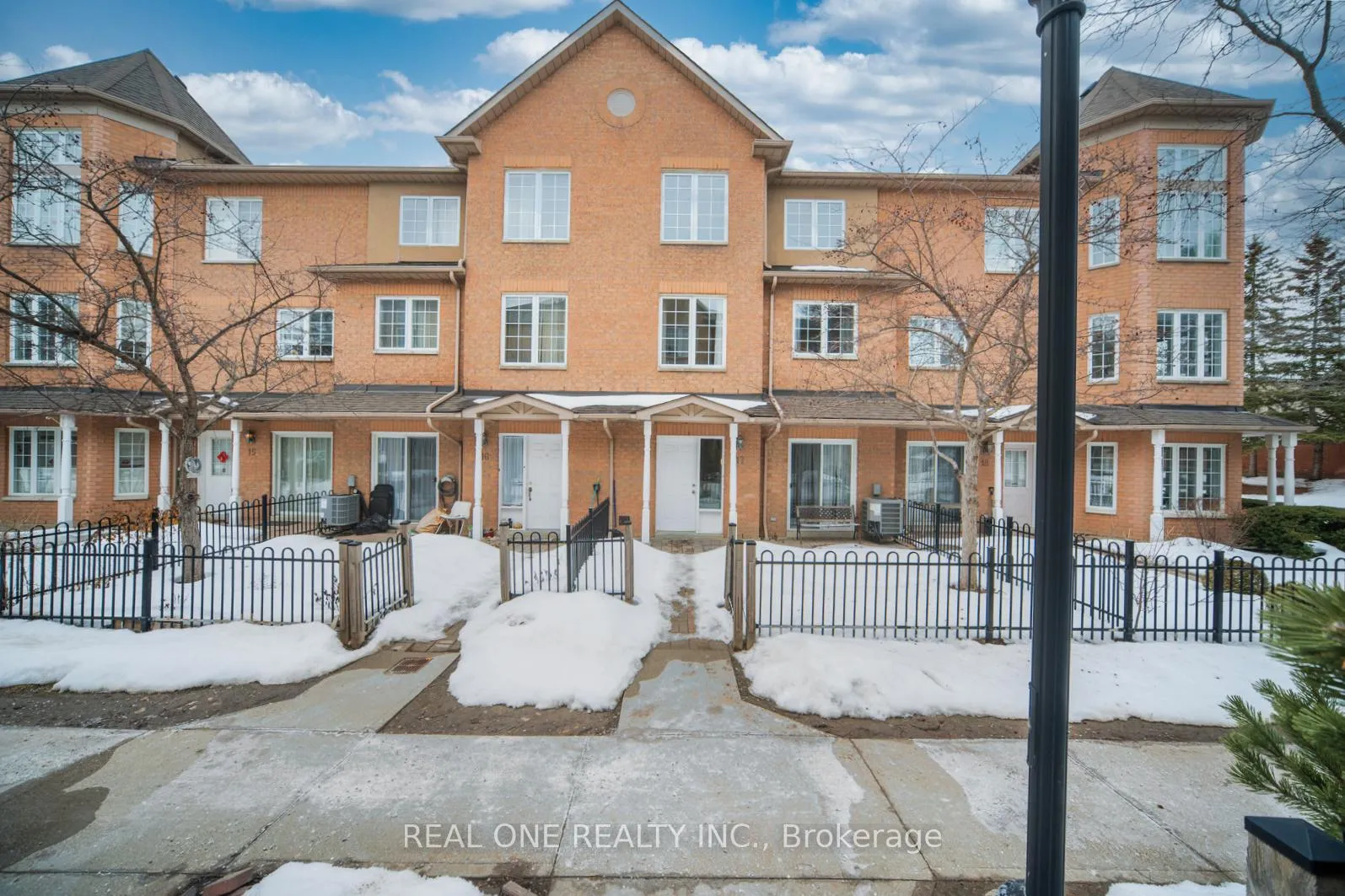 Front of Unit 17, 12 St Moritz Way