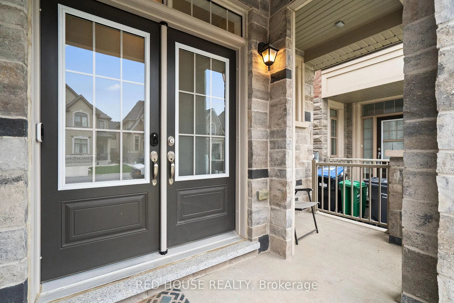 Photo 3 of 46 Dolobram Trail, Brampton, Northwest Brampton — HOMEH