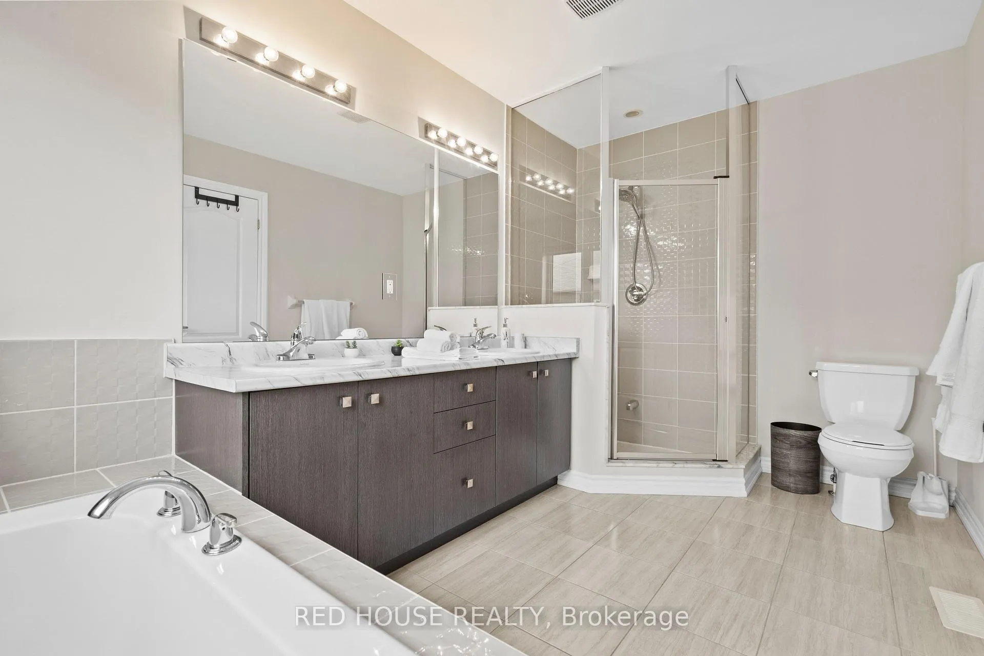 Photo 29 of 46 Dolobram Trail, Brampton, Northwest Brampton — HOMEH