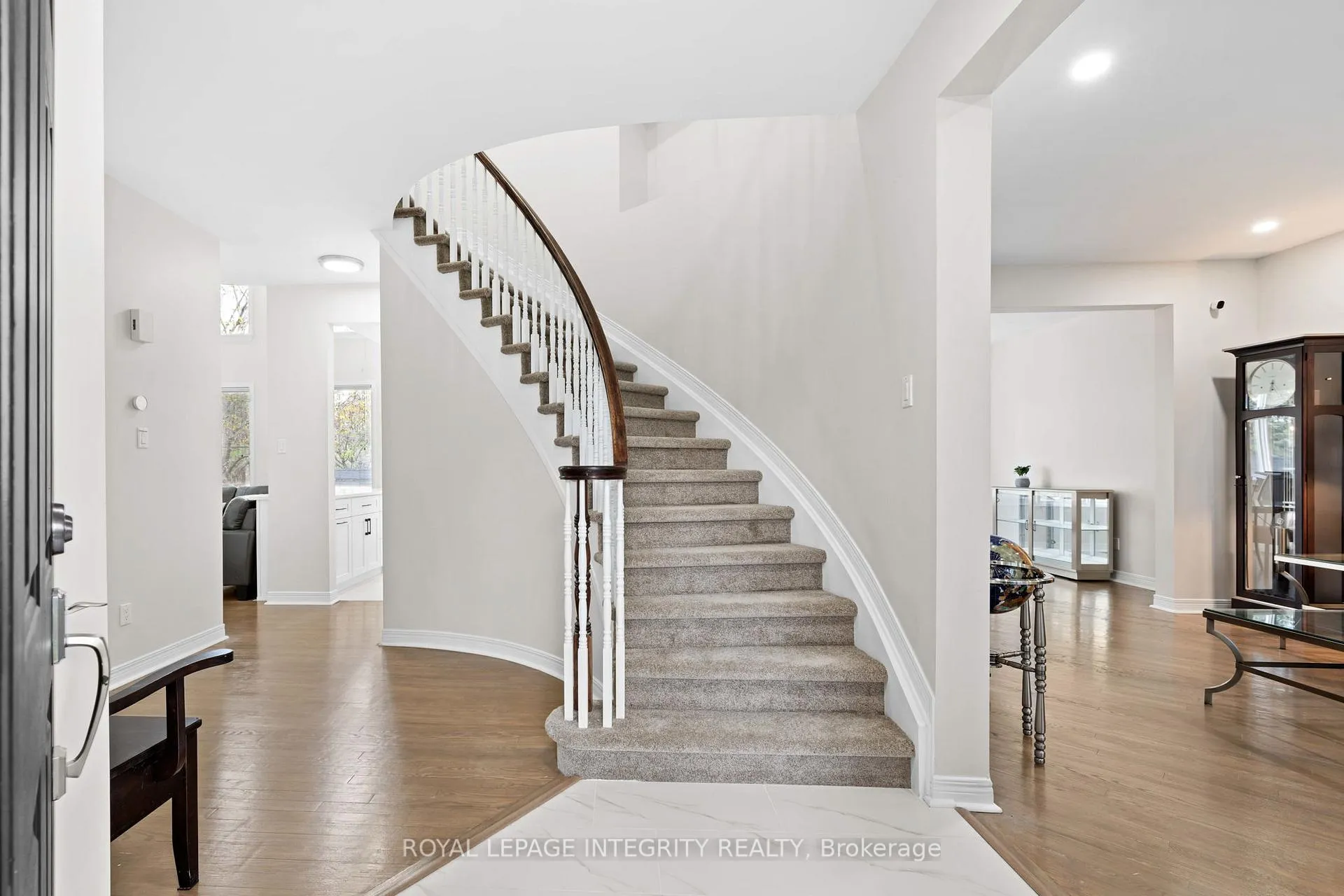 Photo 4 of 41 Bramblewood Crescent N, Ottawa, Kanata - Bridlewood — HOMEH