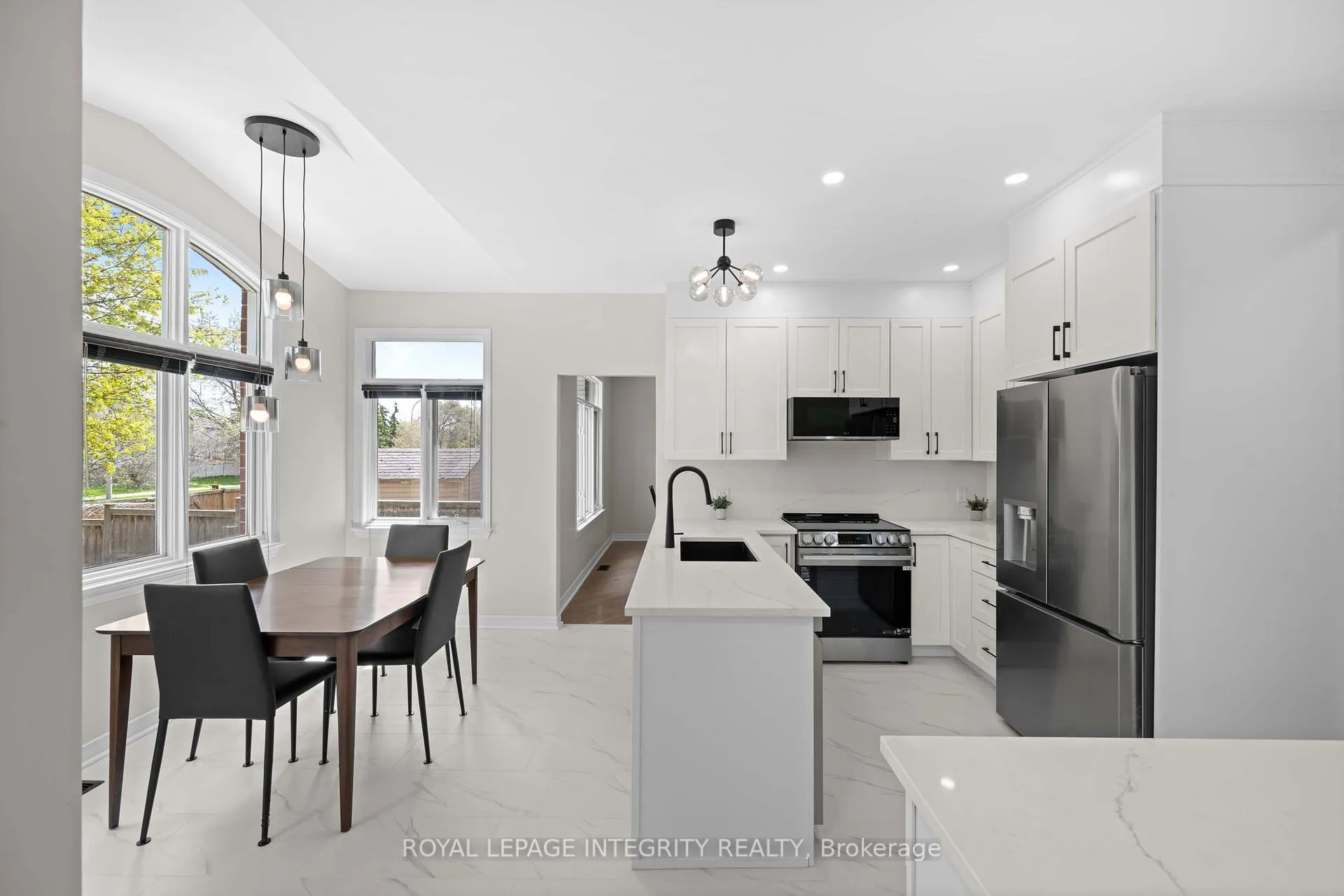 Photo 12 of 41 Bramblewood Crescent N, Ottawa, Kanata - Bridlewood — HOMEH