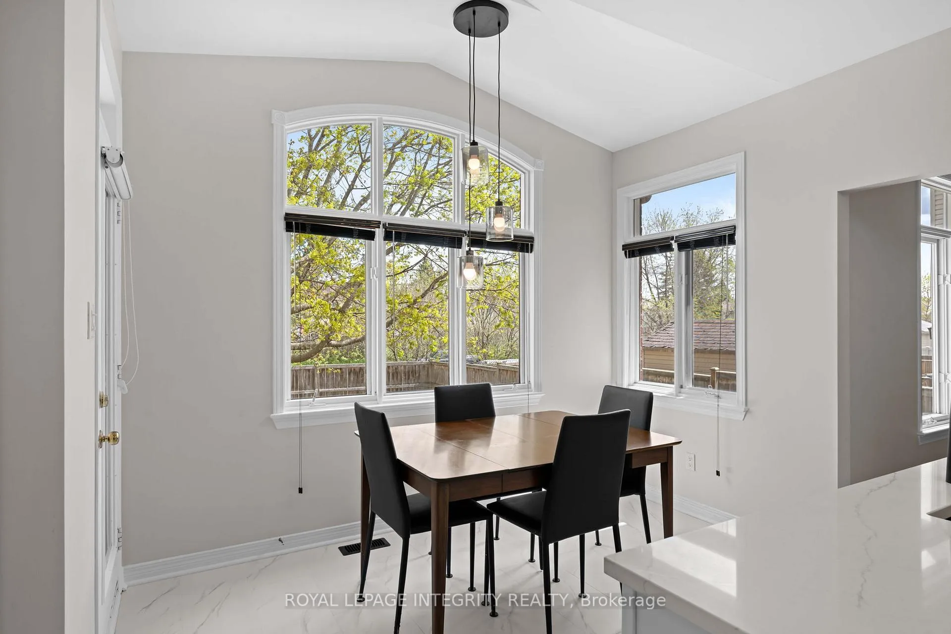 Photo 16 of 41 Bramblewood Crescent N, Ottawa, Kanata - Bridlewood — HOMEH