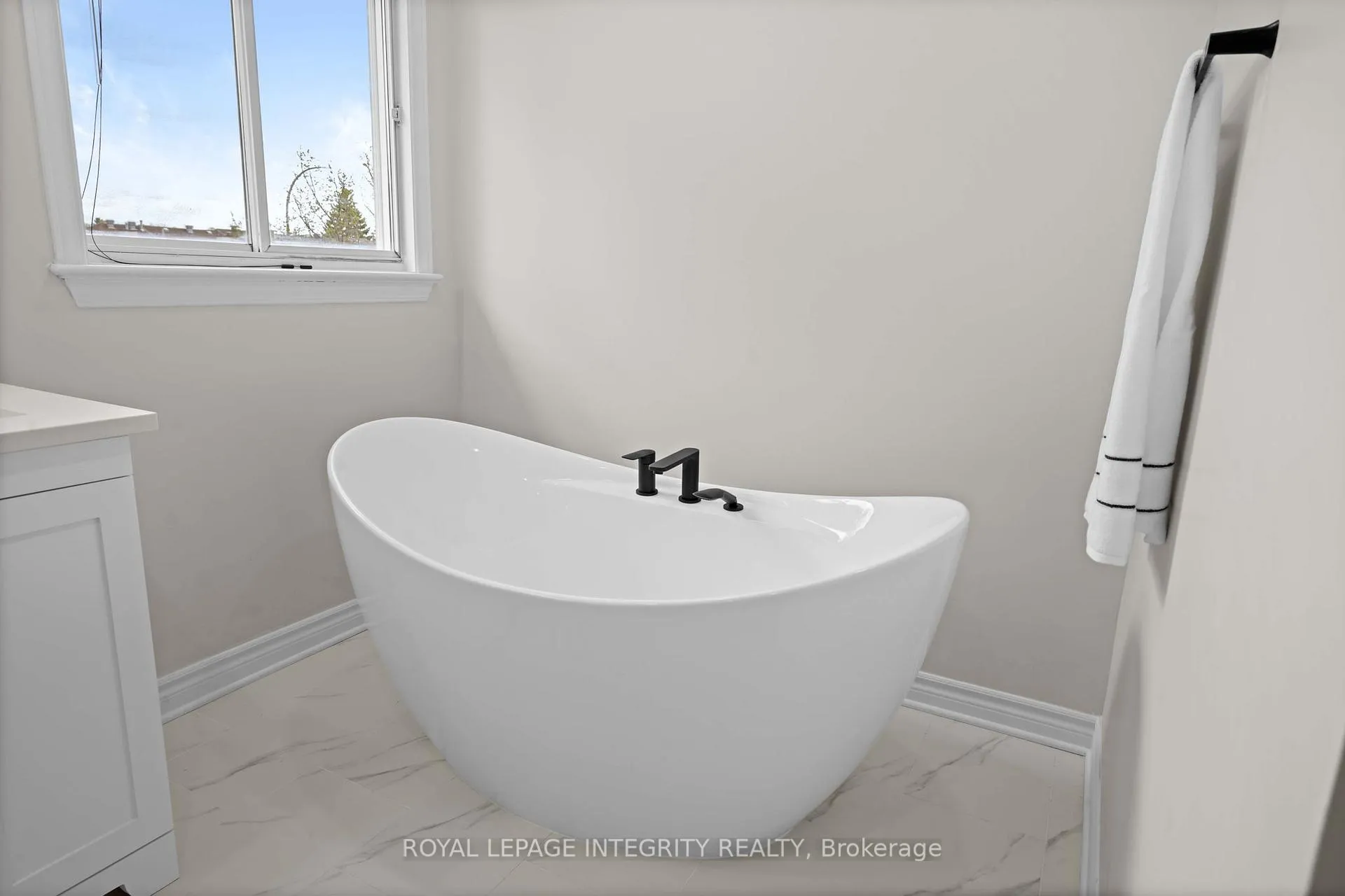 Photo 37 of 41 Bramblewood Crescent N, Ottawa, Kanata - Bridlewood — HOMEH