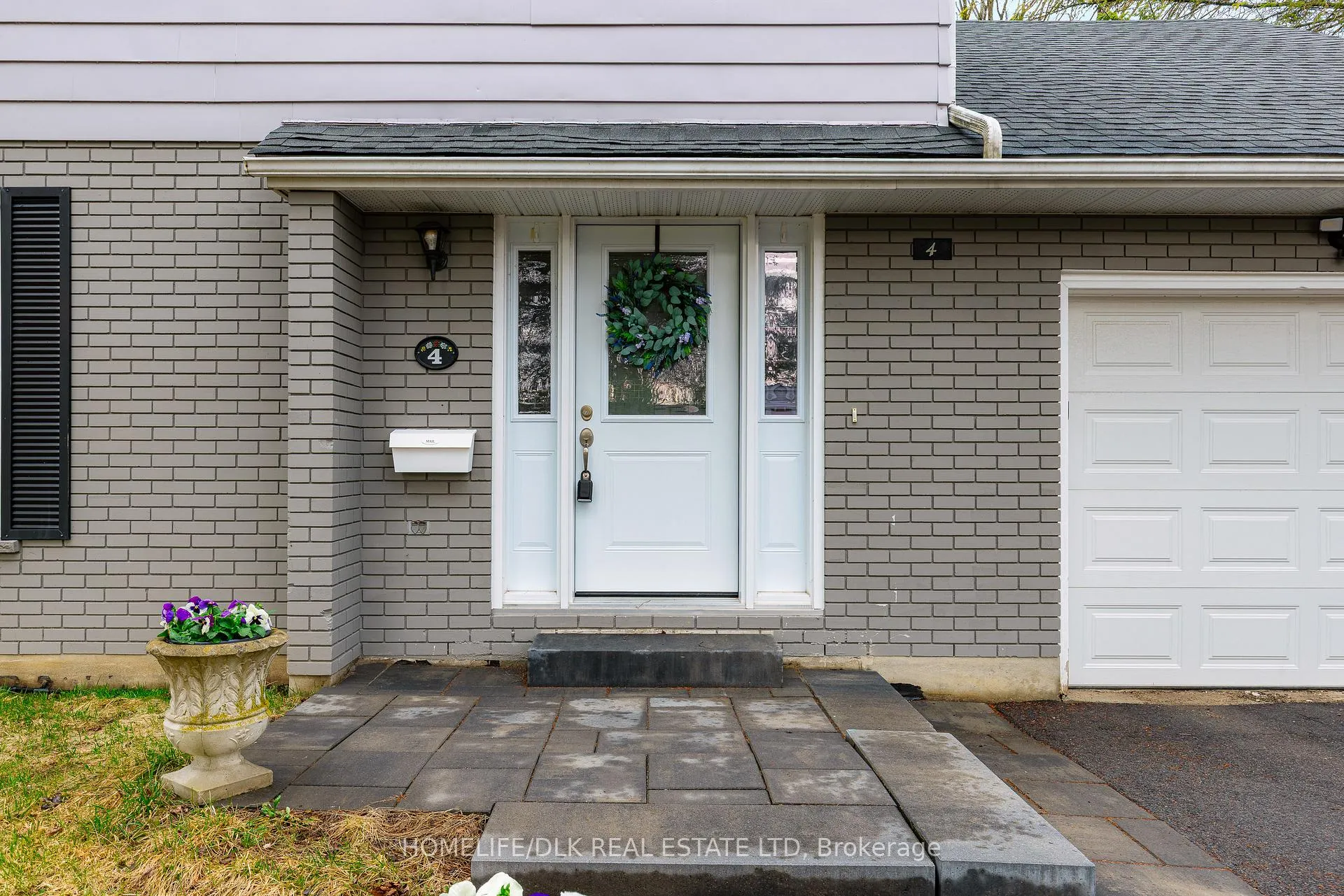 Photo 4 of 4 Baxter Drive, Brockville — HOMEH