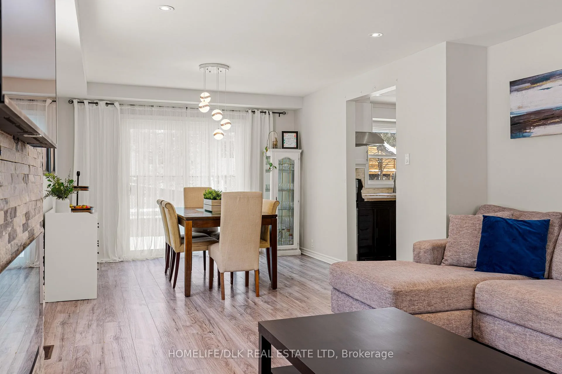 Photo 11 of 4 Baxter Drive, Brockville — HOMEH