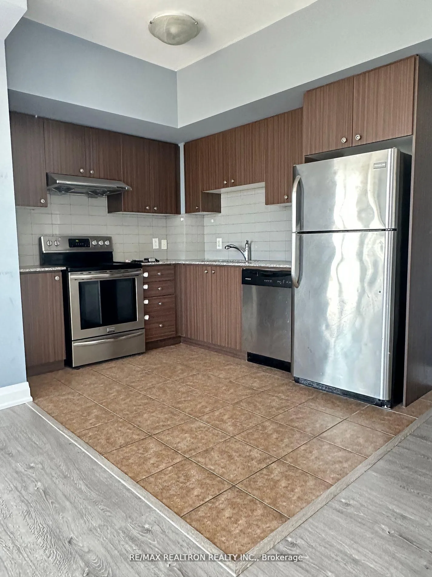 Photo 4 of 8323 Kennedy Road, Markham, Village Green-South Unionville — HOMEH