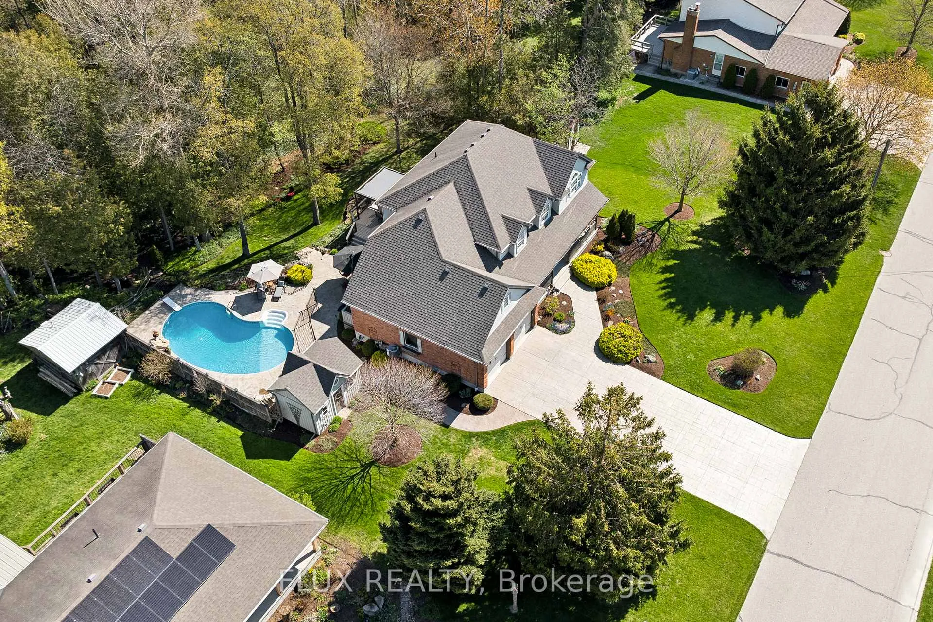 Photo 3 of 1033 Sunset Drive, Wellesley — HOMEH