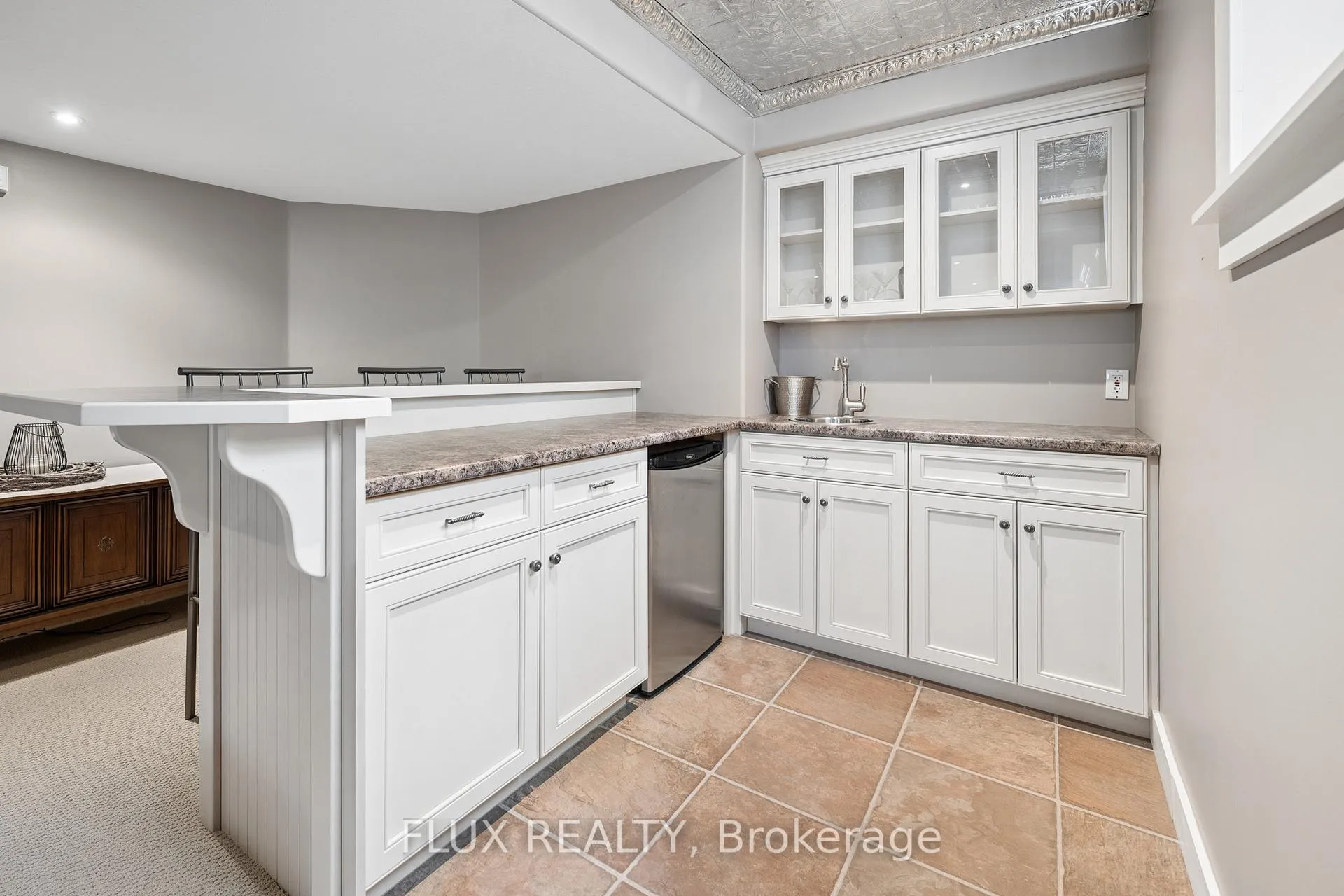 Photo 35 of 1033 Sunset Drive, Wellesley — HOMEH