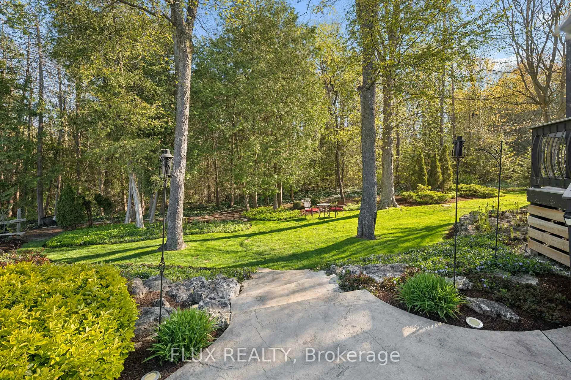 Photo 40 of 1033 Sunset Drive, Wellesley — HOMEH