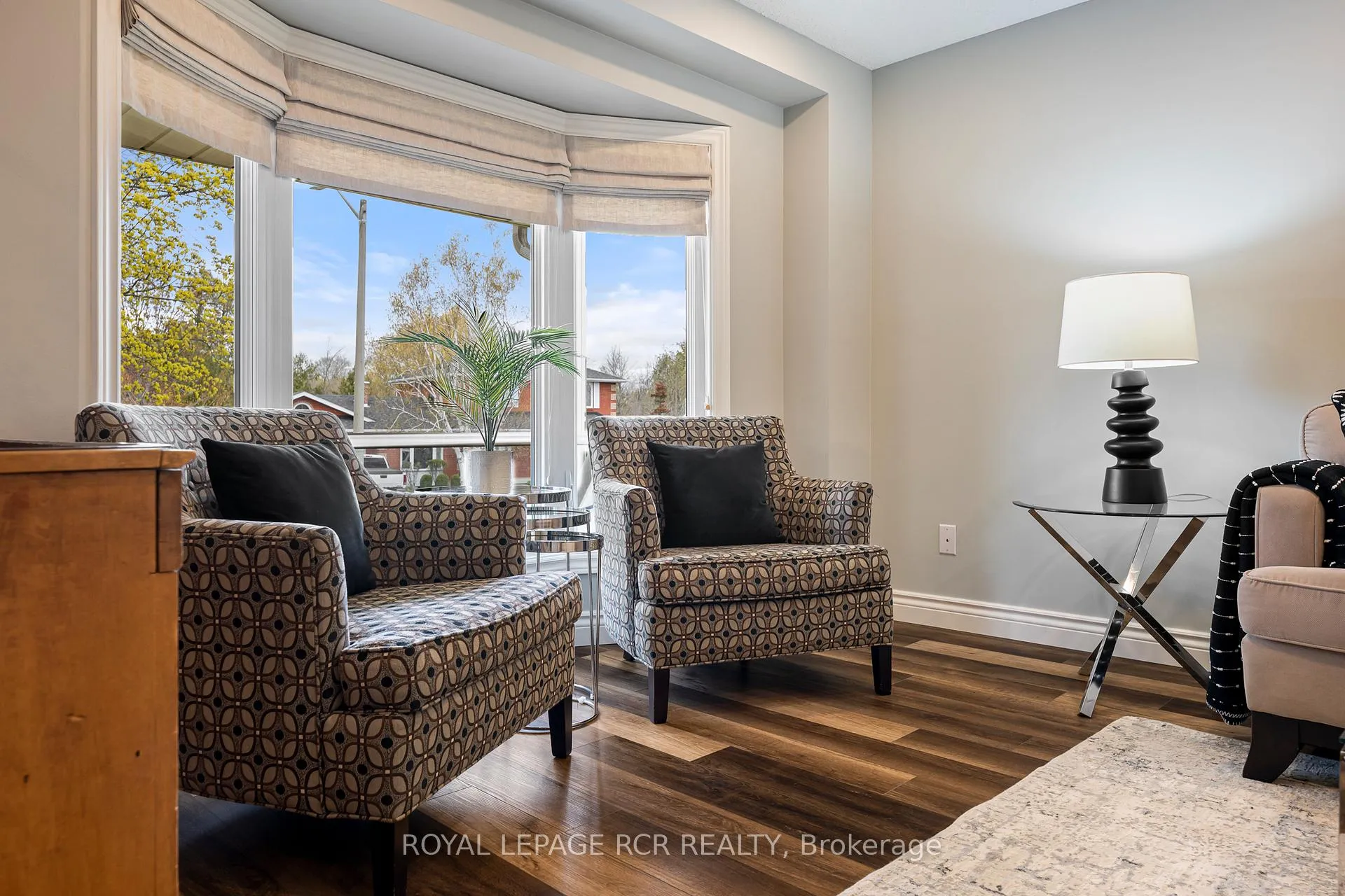 Photo 4 of 240 Oakwood Crescent, Orangeville — HOMEH