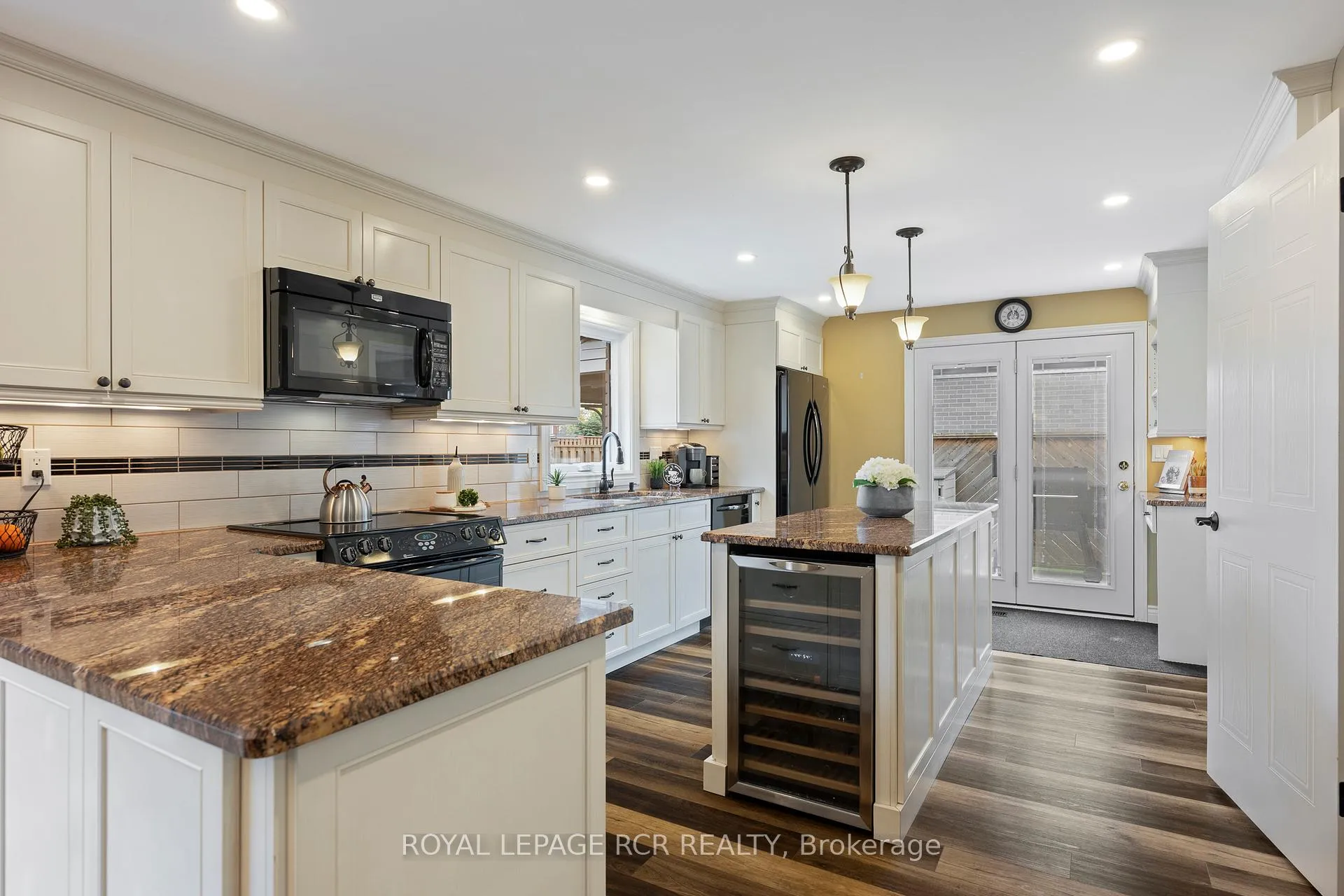 Photo 8 of 240 Oakwood Crescent, Orangeville — HOMEH
