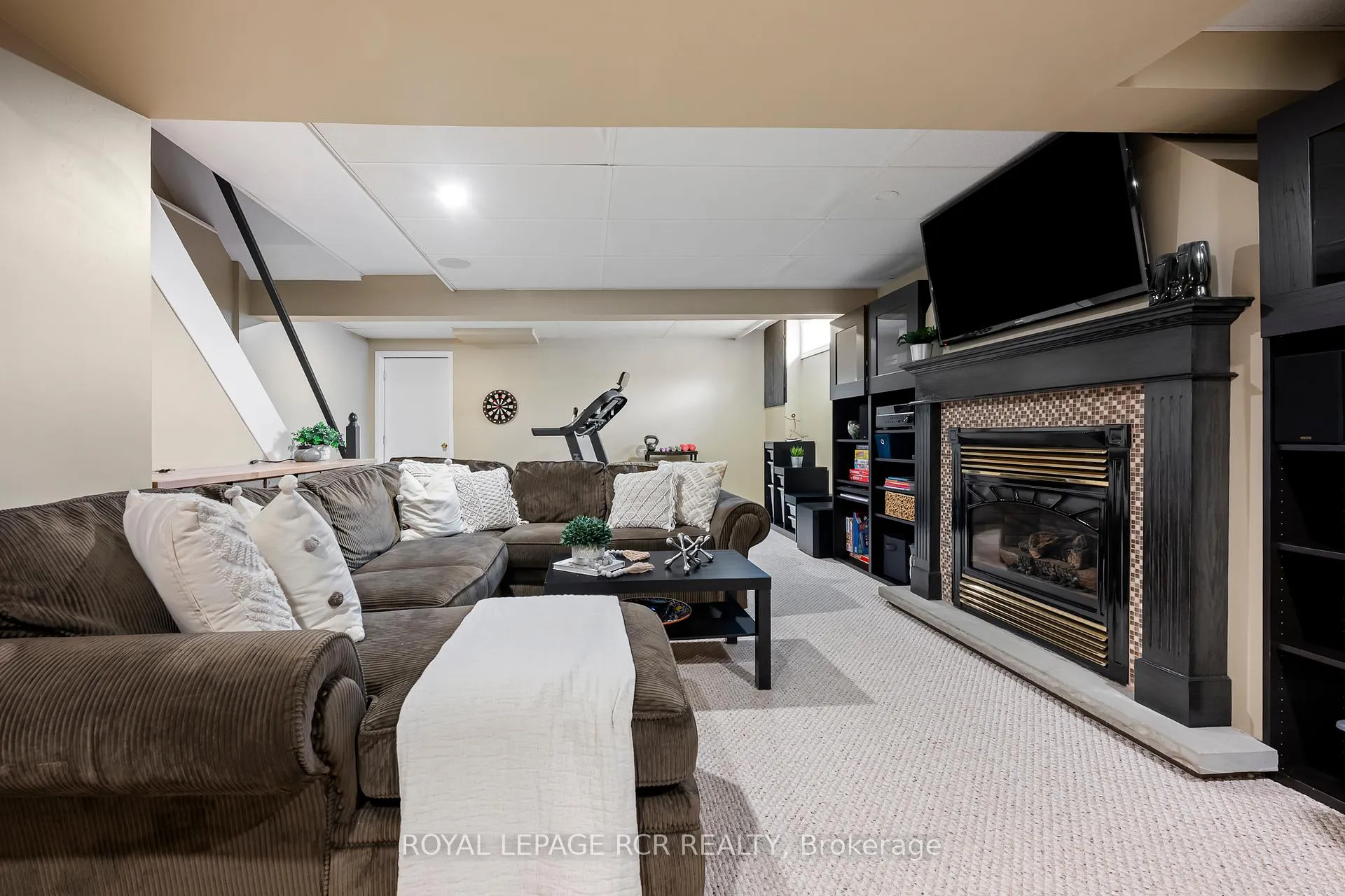 Photo 14 of 240 Oakwood Crescent, Orangeville — HOMEH