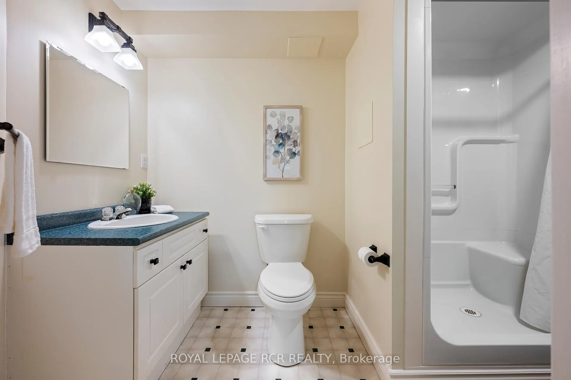 Photo 15 of 240 Oakwood Crescent, Orangeville — HOMEH