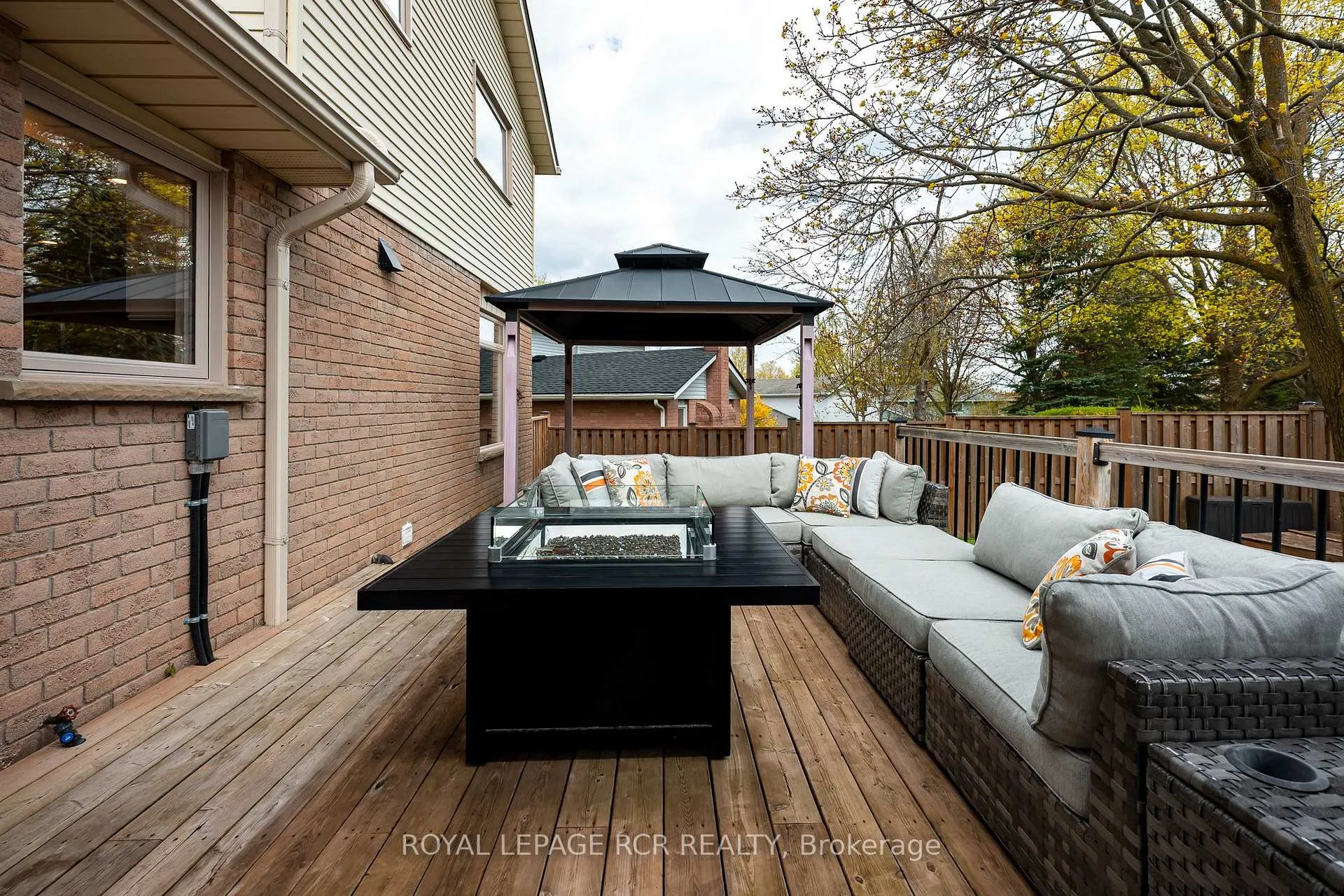 Photo 18 of 240 Oakwood Crescent, Orangeville — HOMEH
