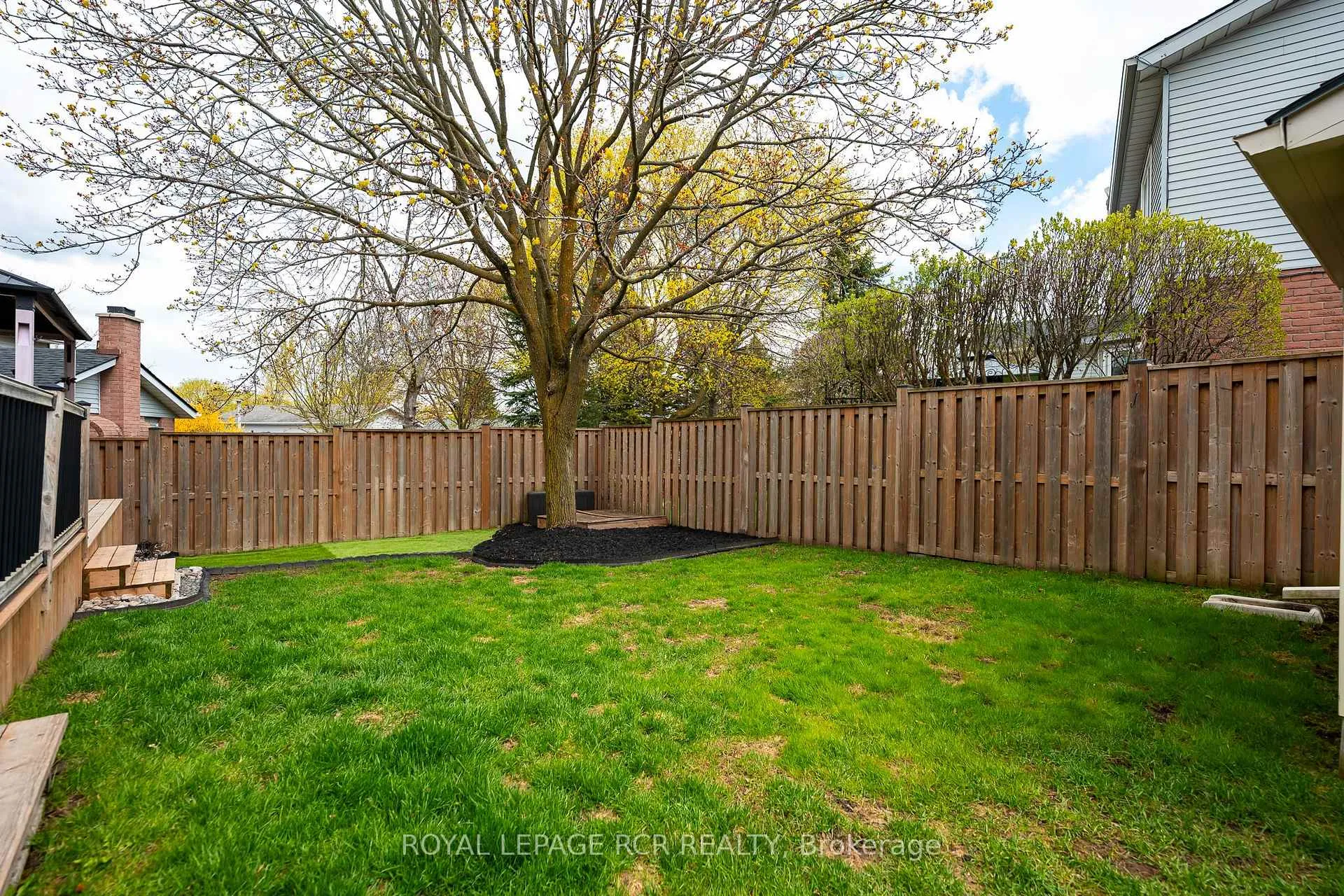 Photo 20 of 240 Oakwood Crescent, Orangeville — HOMEH