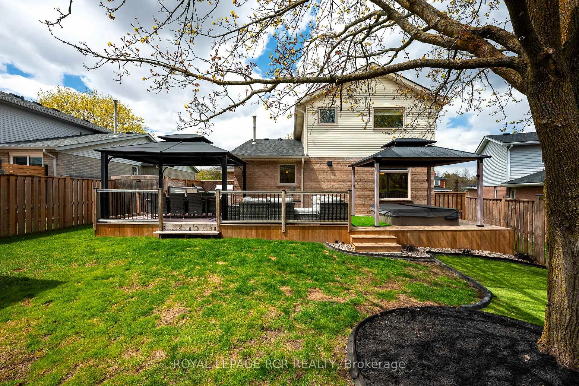 Photo 21 of 240 Oakwood Crescent, Orangeville — HOMEH