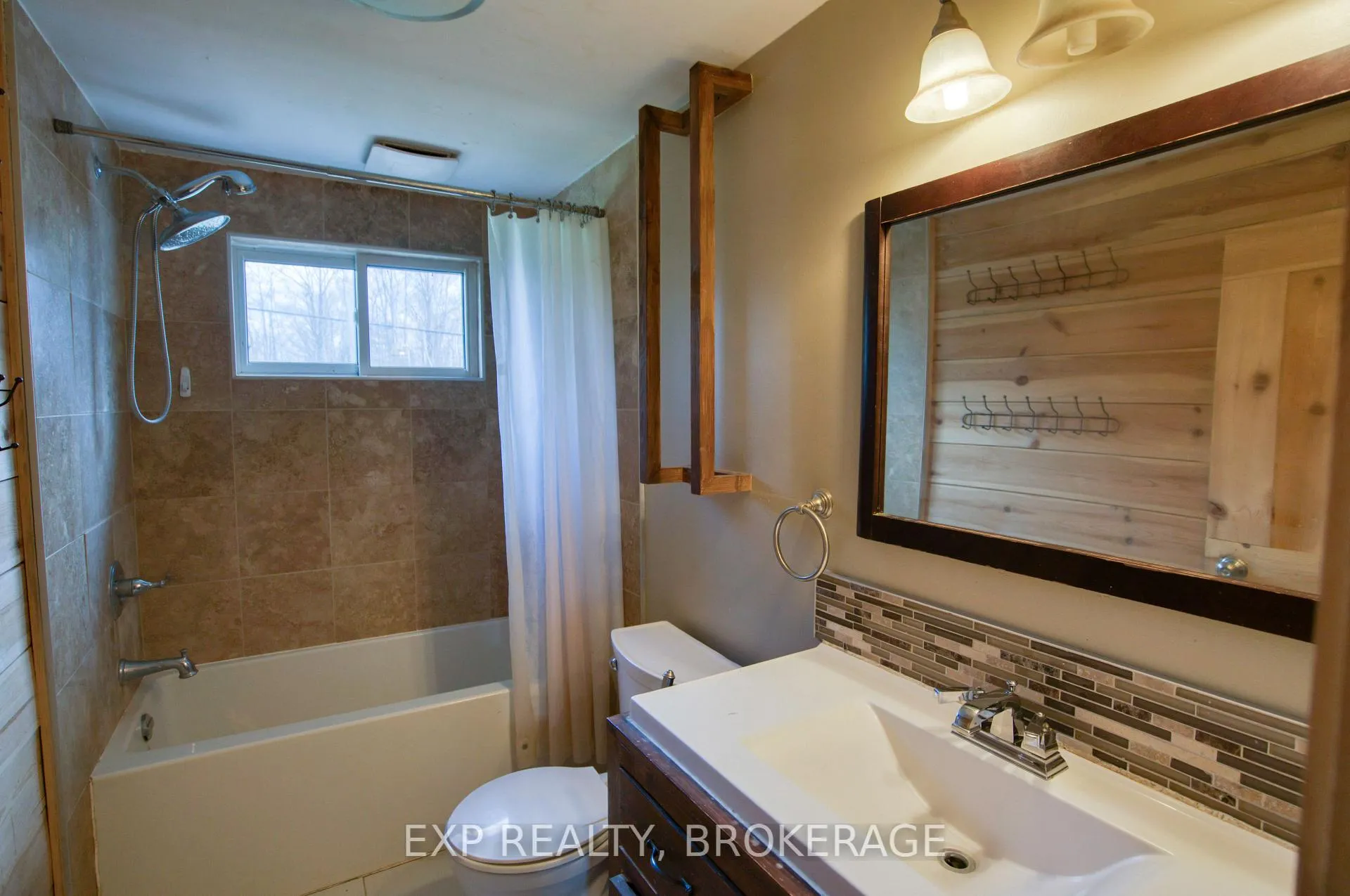 Photo 7 of 1108 Veley Road, Frontenac, Frontenac Centre — HOMEH