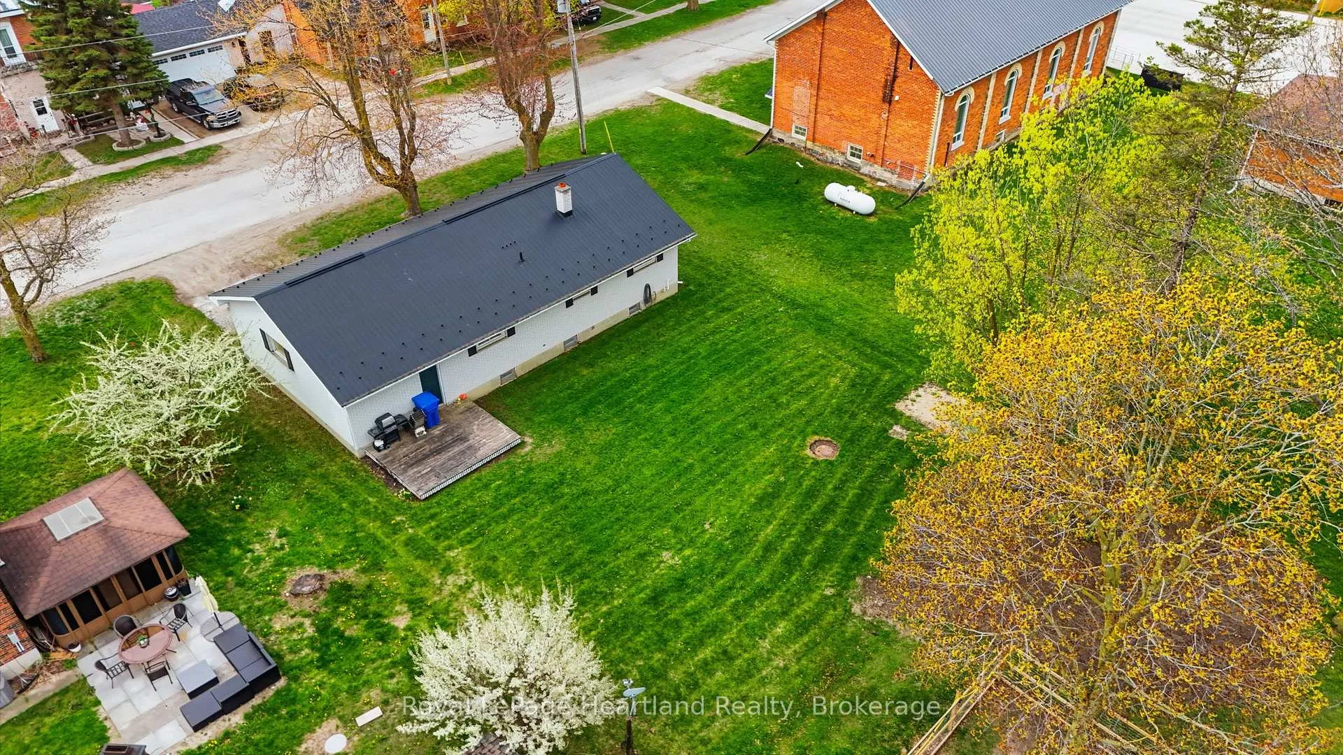 Photo 4 of 2055 John Street, Howick — HOMEH