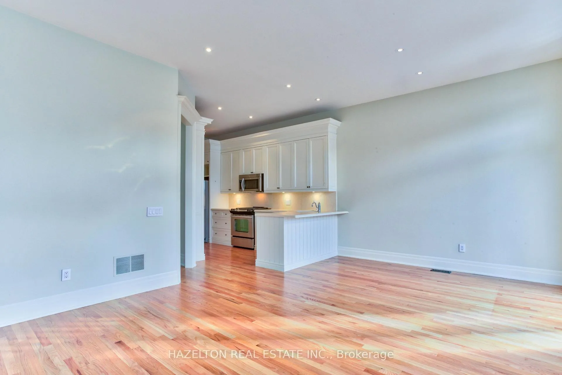 Photo 9 of 23 Birch Avenue, Toronto, Yonge-St. Clair — HOMEH