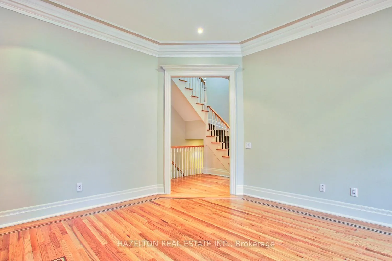 Photo 10 of 23 Birch Avenue, Toronto, Yonge-St. Clair — HOMEH