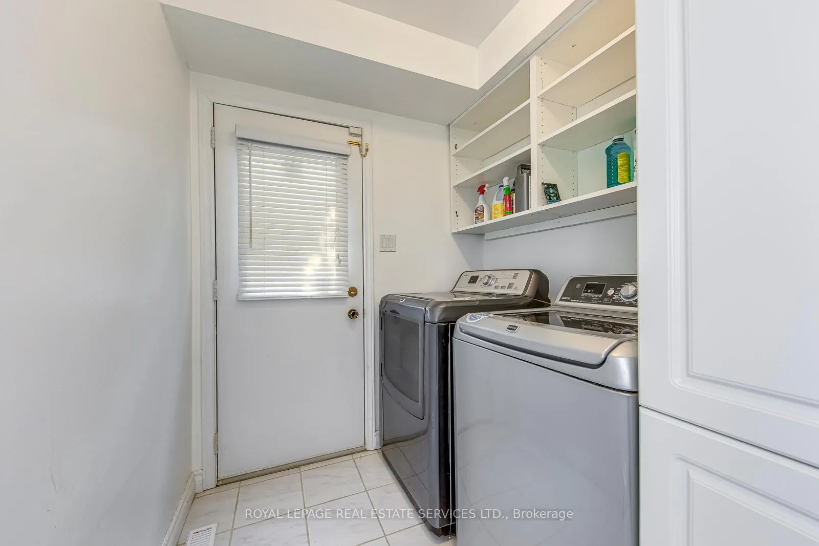 Photo 14 of 1462 Grand Boulevard, Oakville, Falgarwood — HOMEH