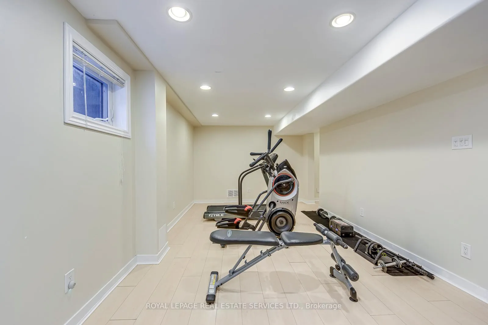 Photo 39 of 1462 Grand Boulevard, Oakville, Falgarwood — HOMEH